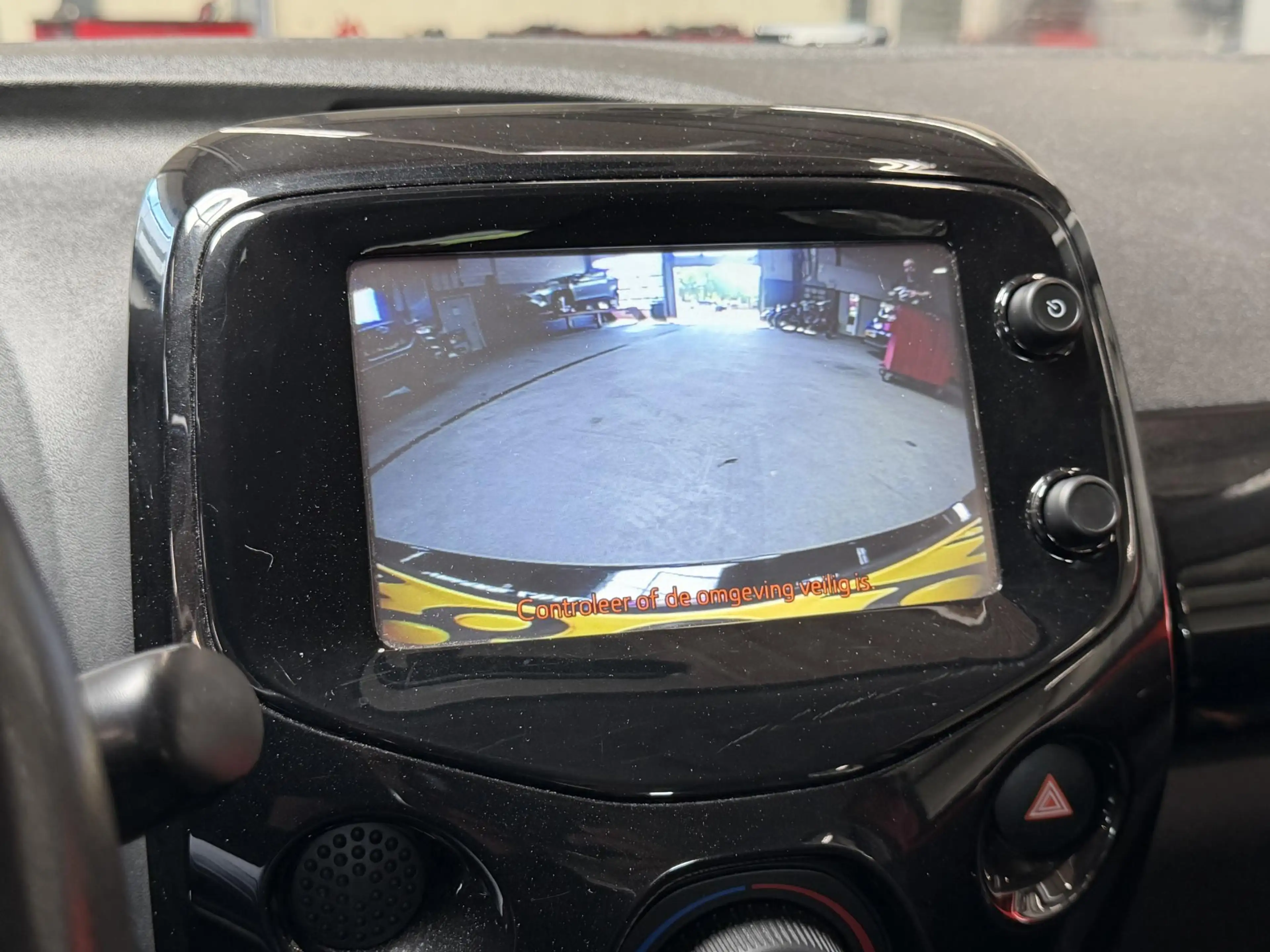 Toyota Aygo 1.0 VVT-i Dynamic Orange LM Velgen Camera — photo 14