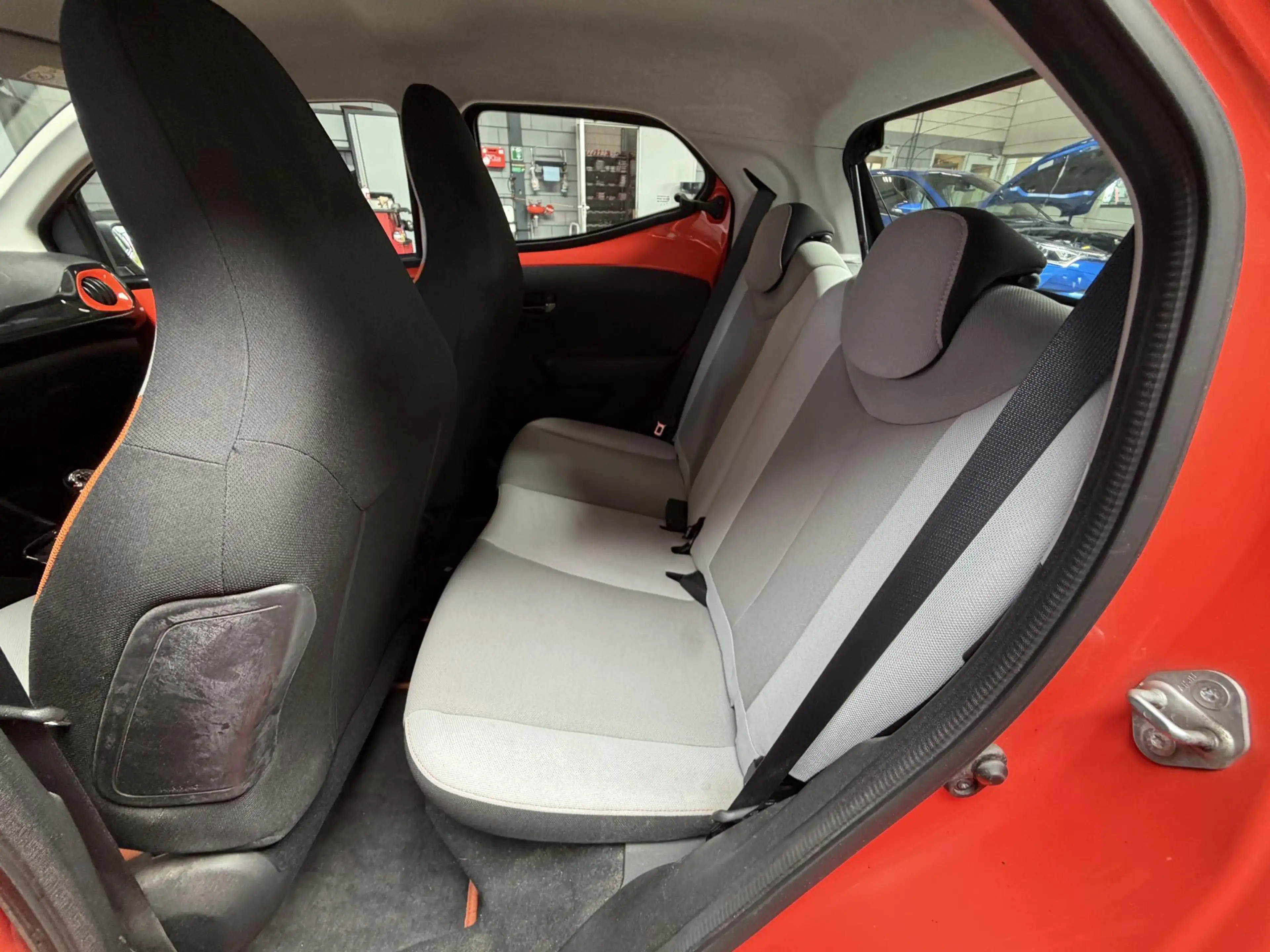 Toyota Aygo 1.0 VVT-i Dynamic Orange LM Velgen Camera — photo 6