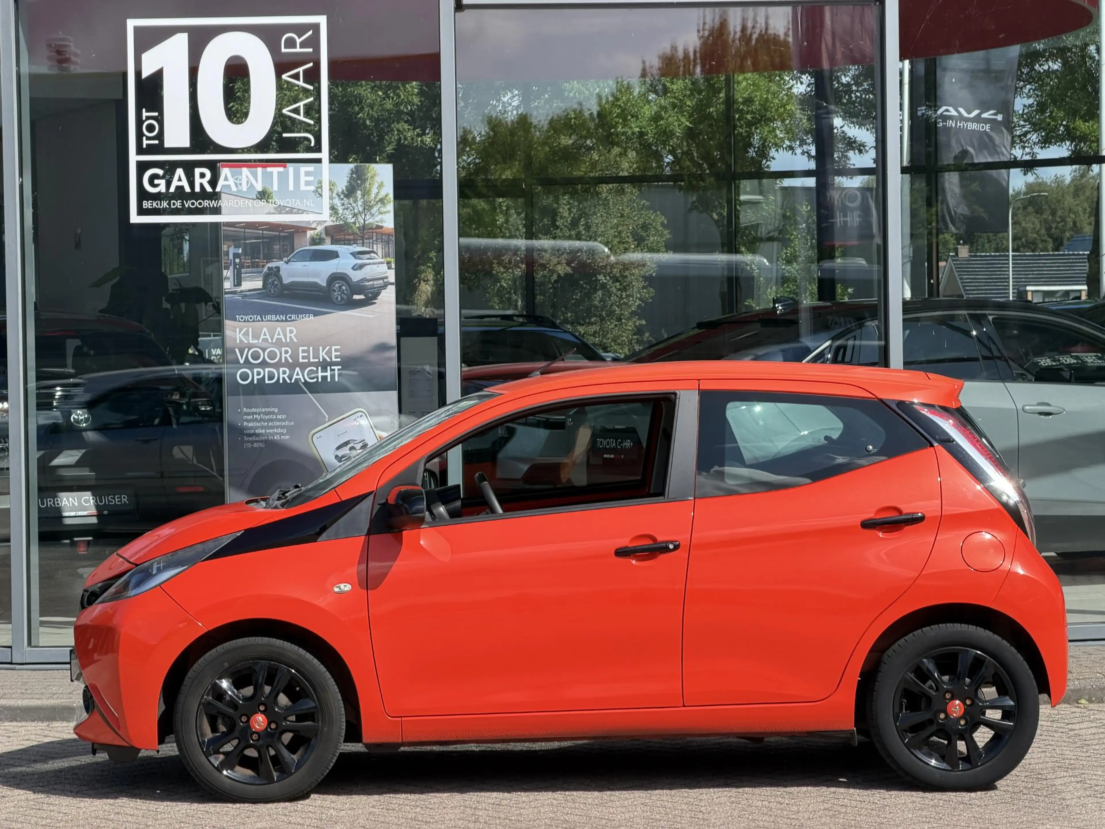 Toyota Aygo 1.0 VVT-i Dynamic Orange LM Velgen Camera — photo 2