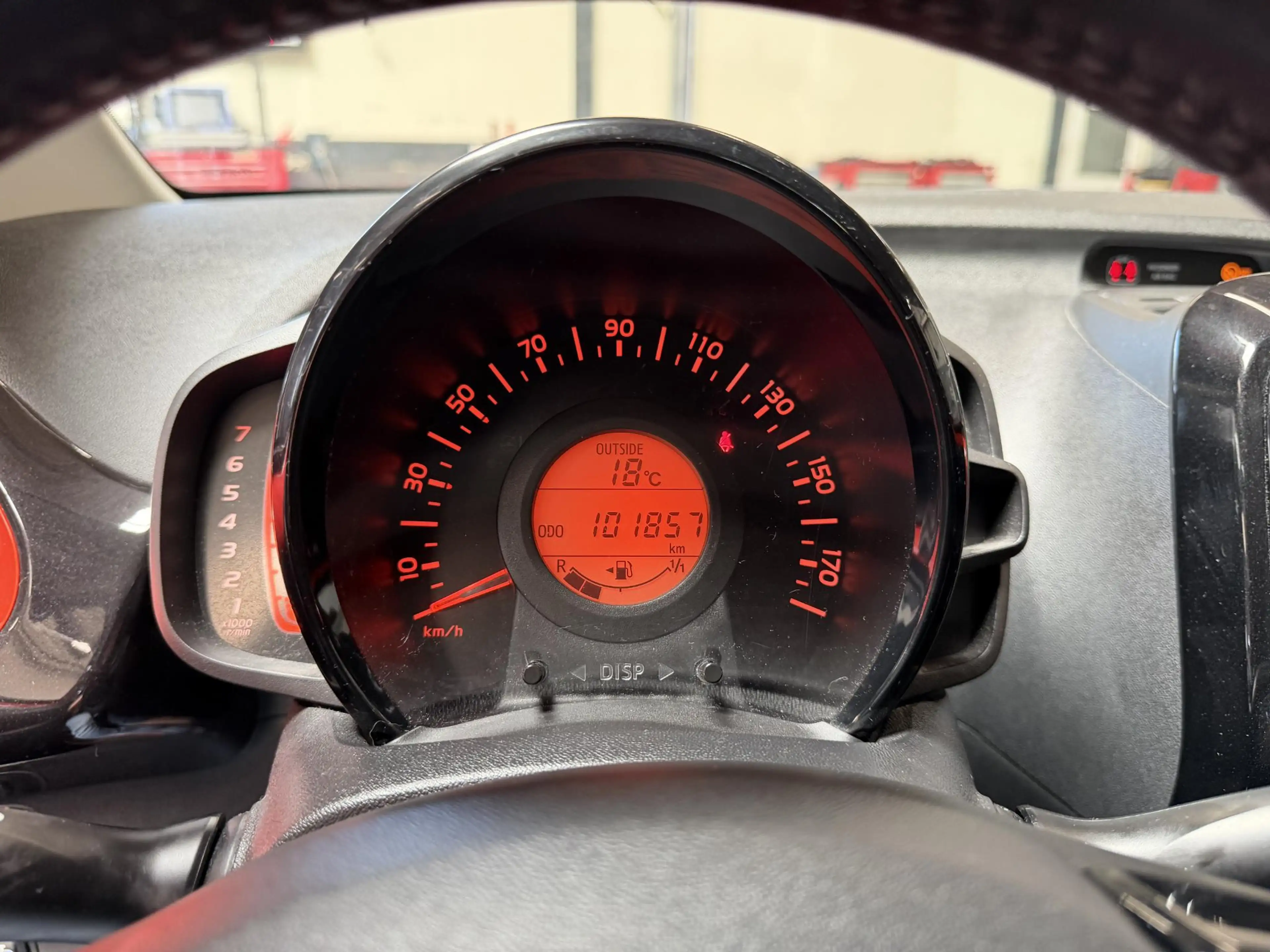 Toyota Aygo 1.0 VVT-i Dynamic Orange LM Velgen Camera — photo 16