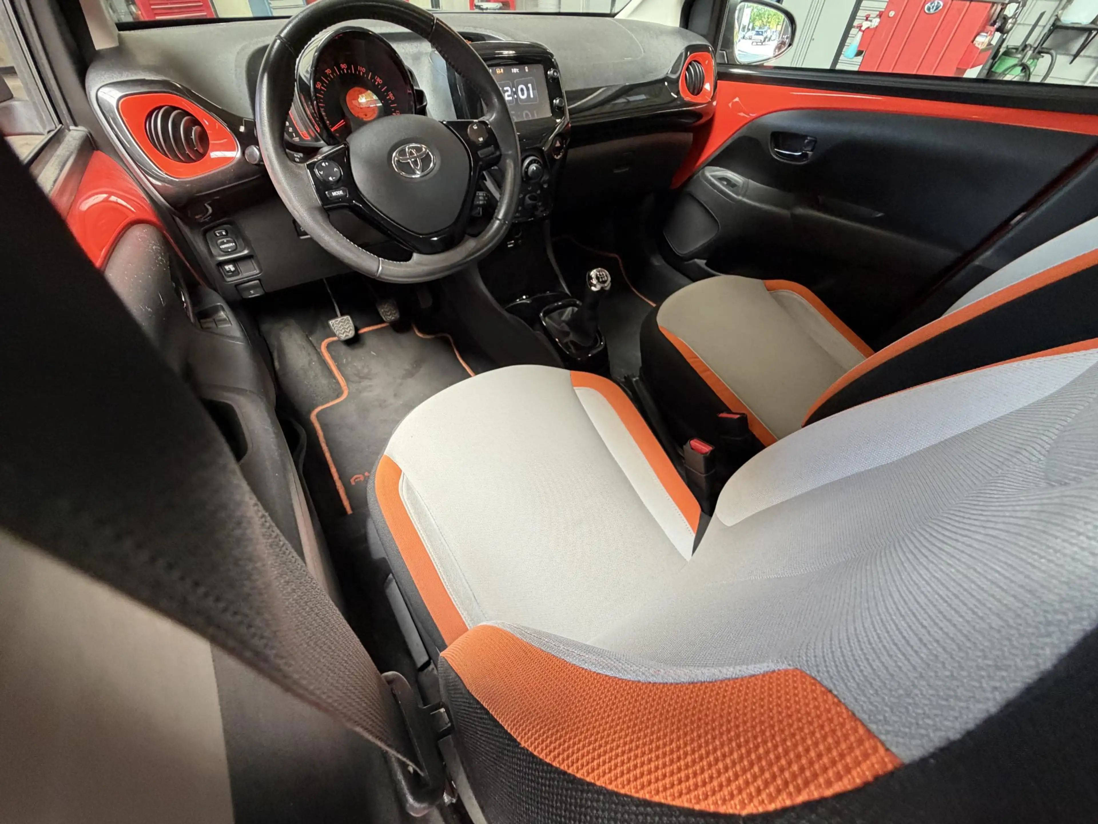Toyota Aygo 1.0 VVT-i Dynamic Orange LM Velgen Camera — photo 5