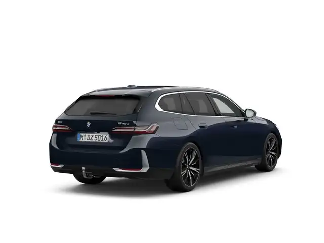 BMW 5 Series view 3