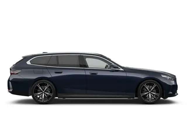 BMW 5 Series view 4
