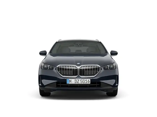 BMW 5 Series view 5