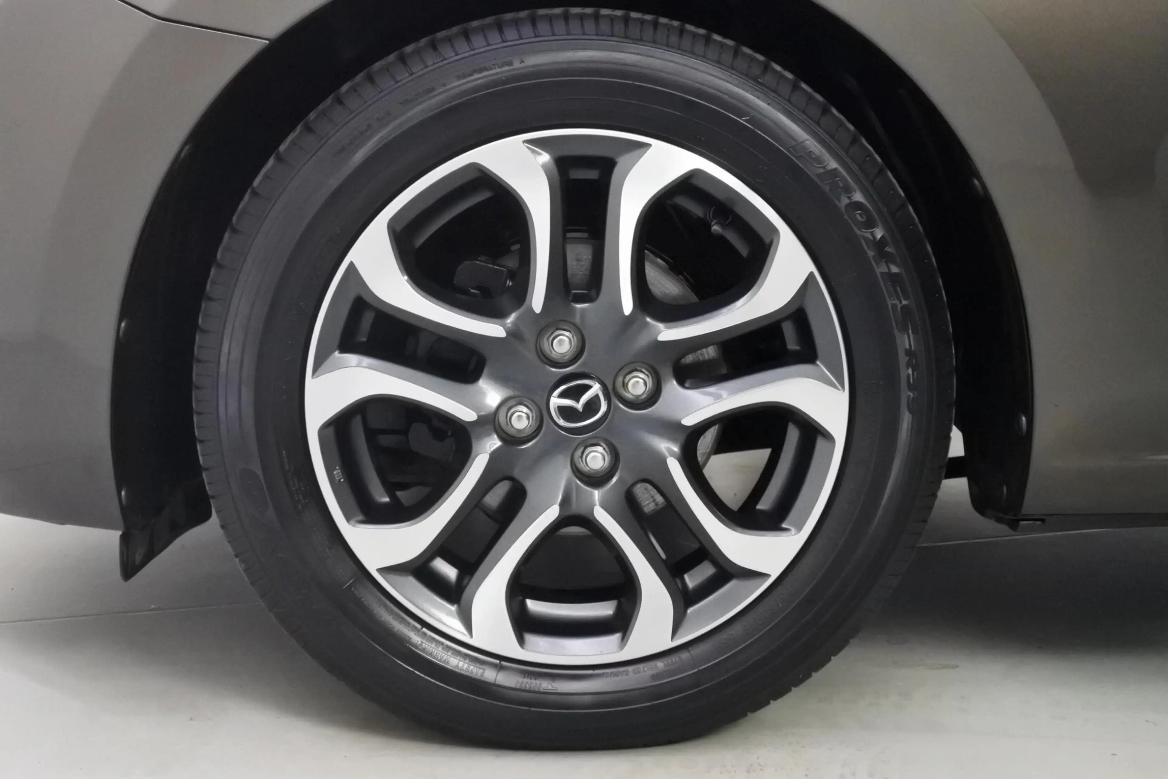 Mazda 2 1.5 90pk Attraction — photo 8