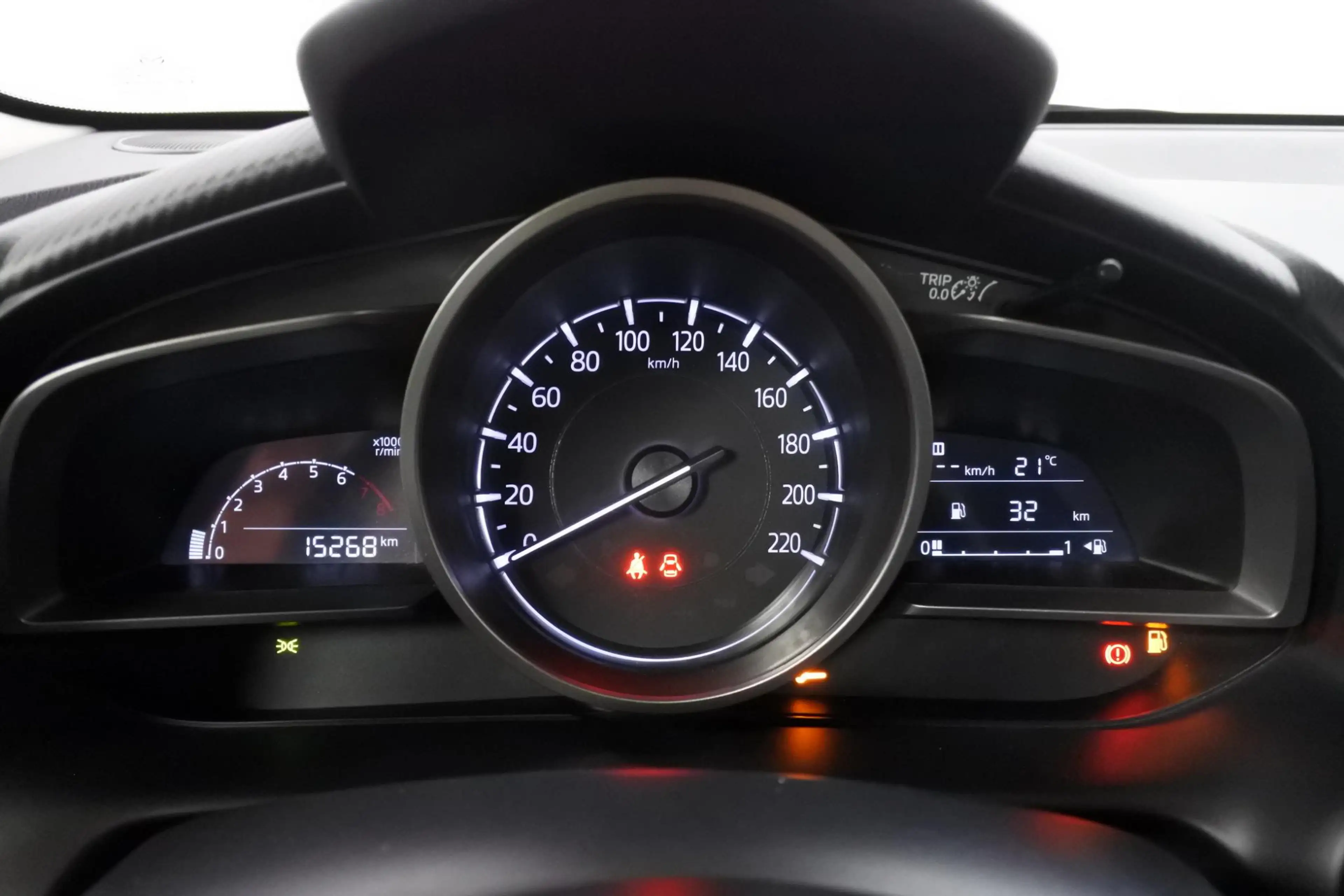 Mazda 2 1.5 90pk Attraction — photo 3