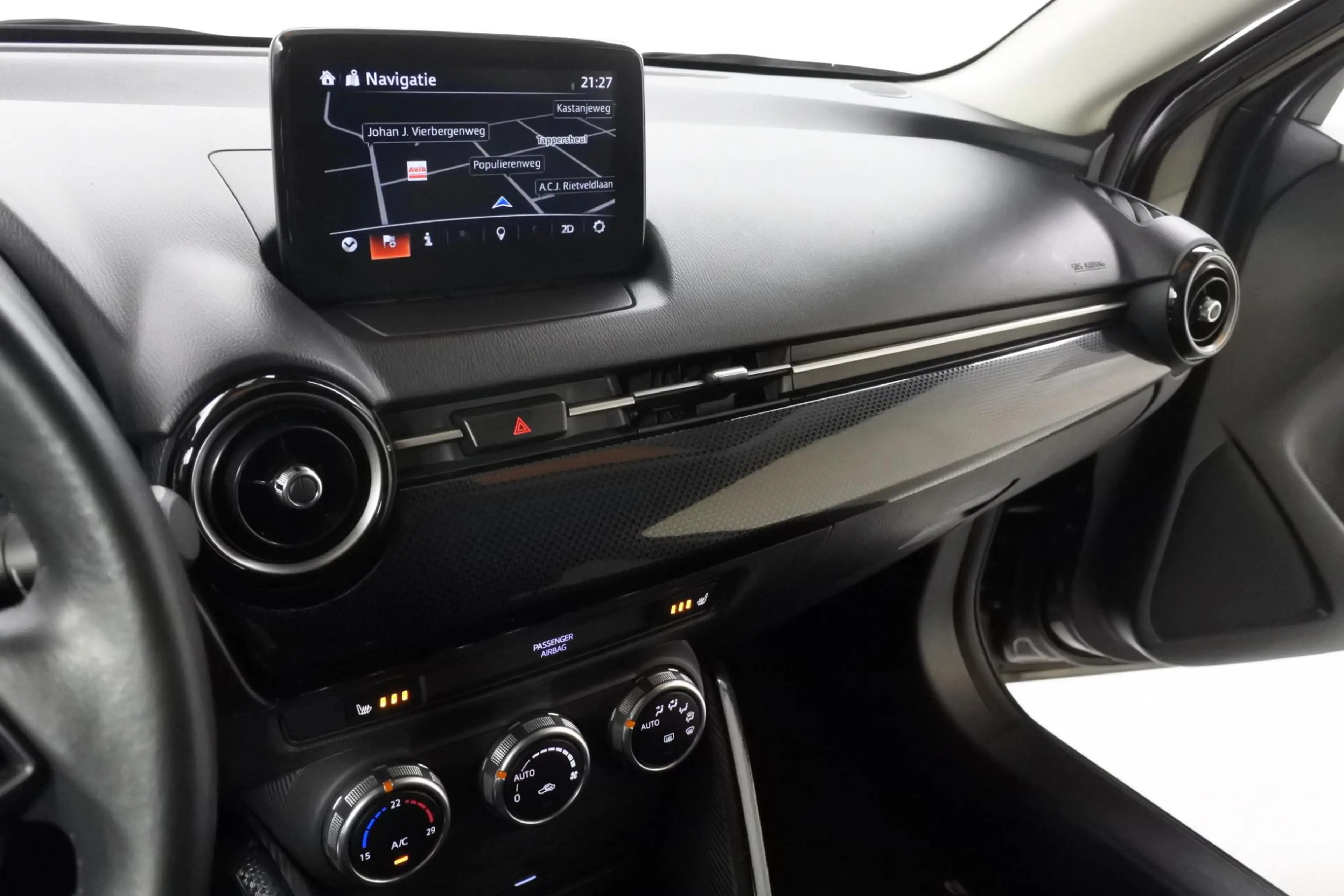 Mazda 2 1.5 90pk Attraction — photo 20
