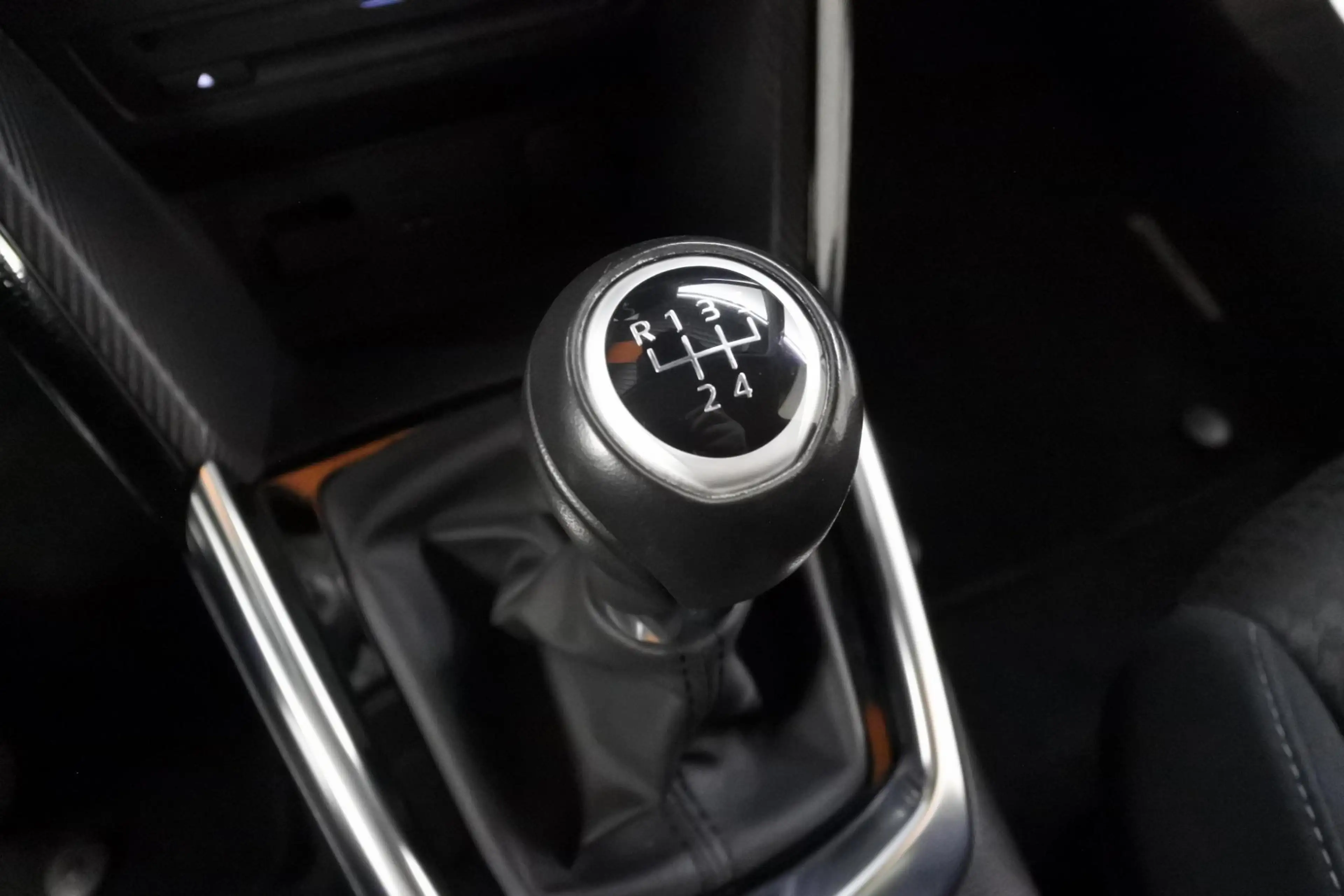Mazda 2 1.5 90pk Attraction — photo 24