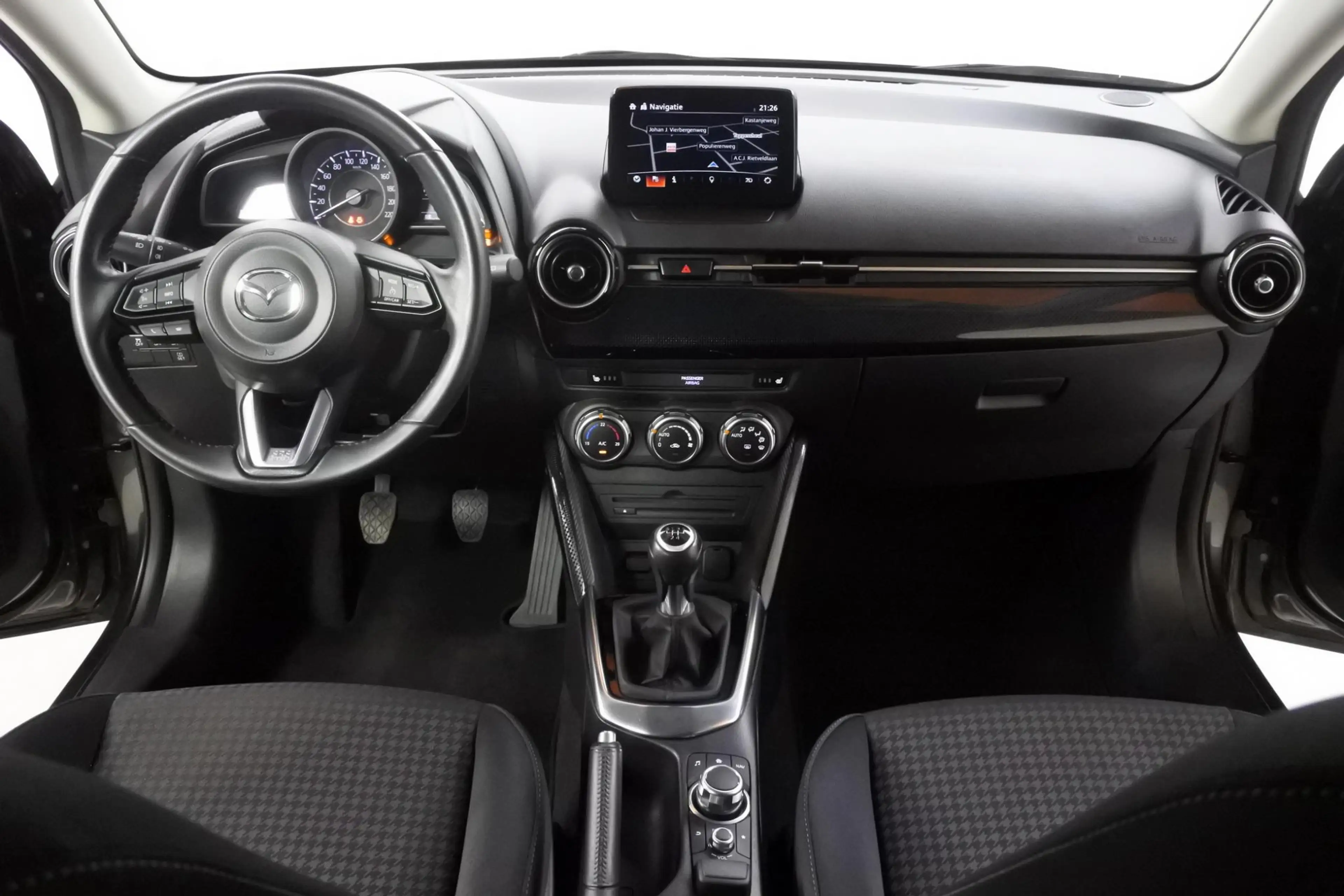 Mazda 2 1.5 90pk Attraction — photo 6