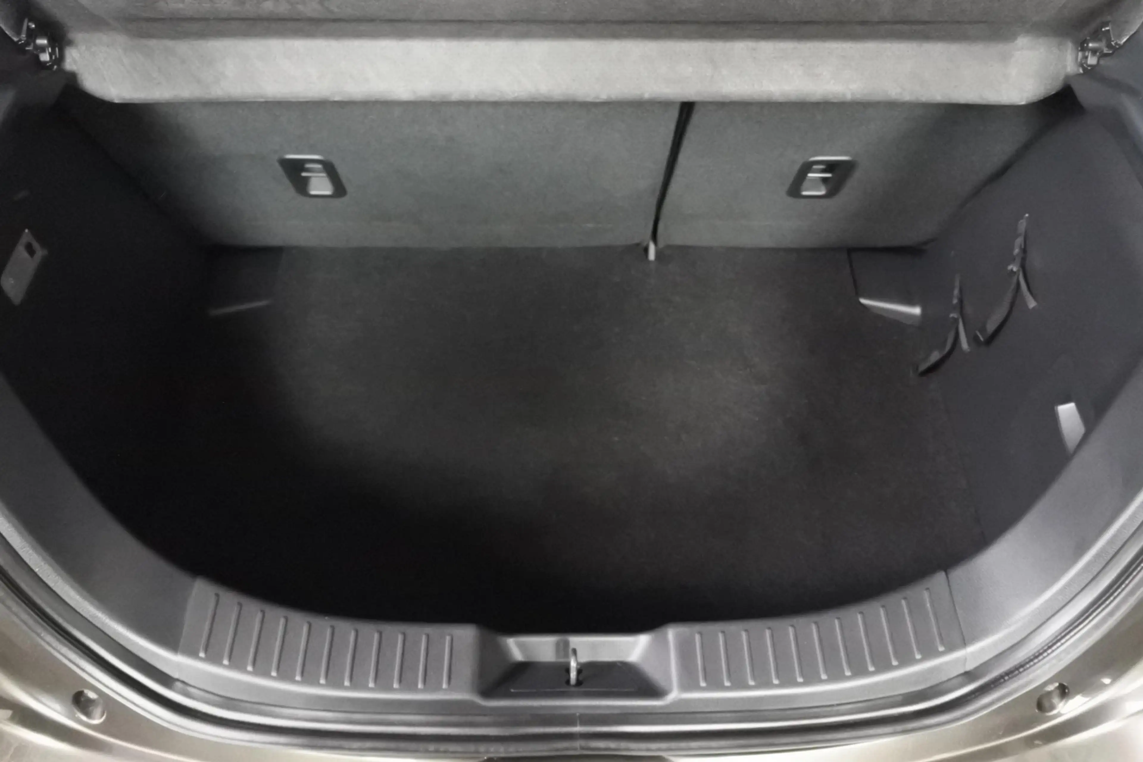 Mazda 2 1.5 90pk Attraction — photo 31