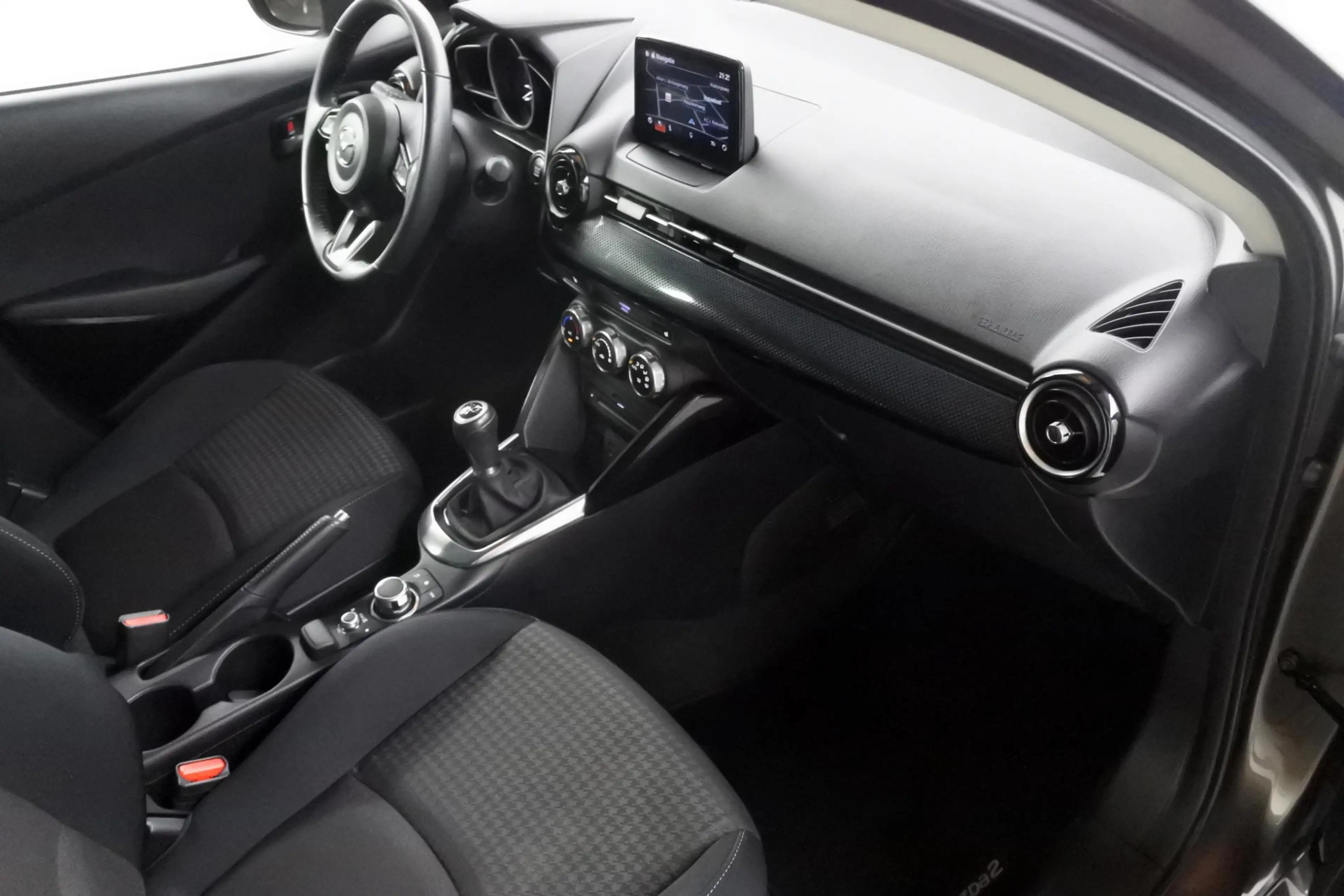 Mazda 2 1.5 90pk Attraction — photo 26