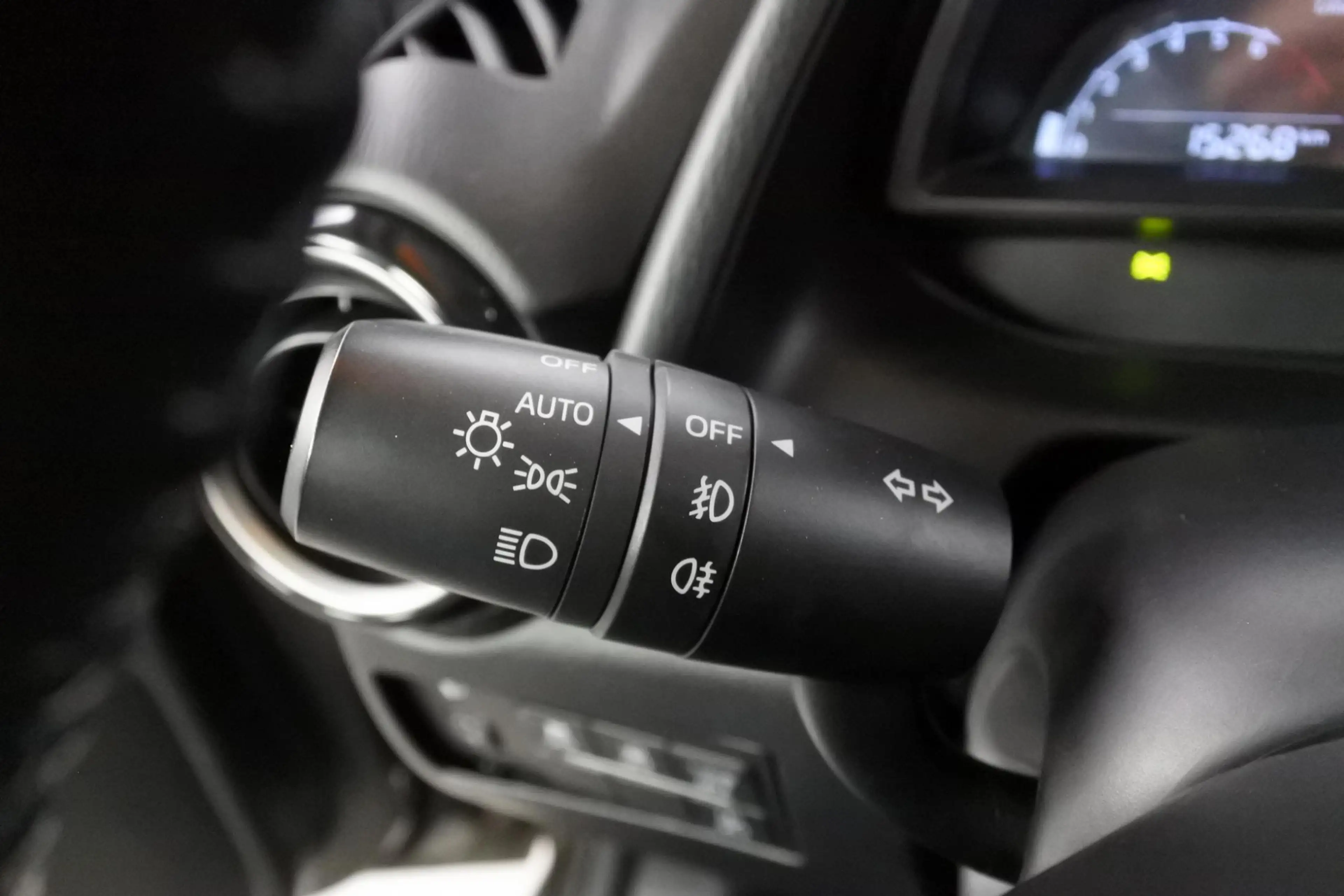 Mazda 2 1.5 90pk Attraction — photo 16