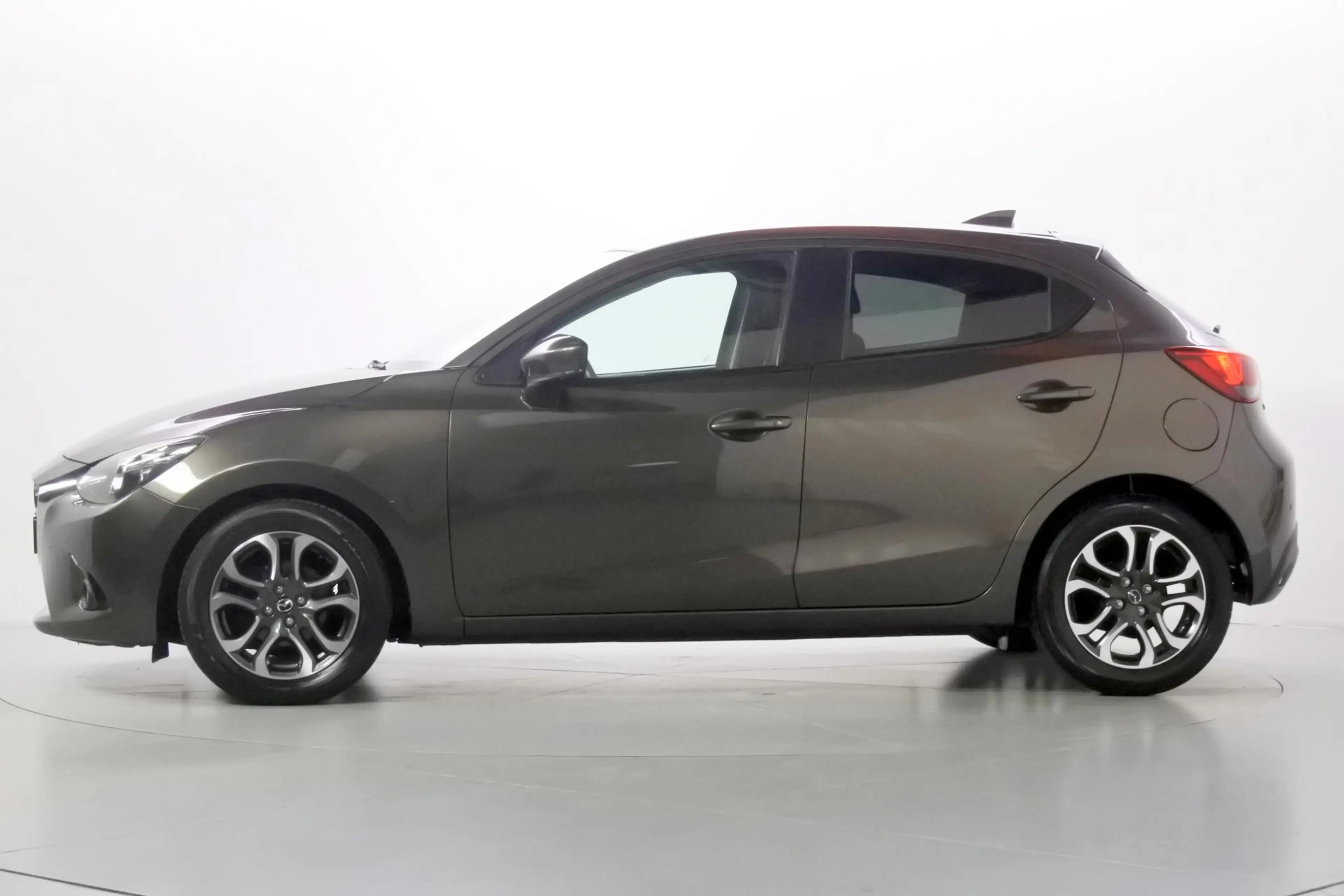 Mazda 2 1.5 90pk Attraction — photo 12