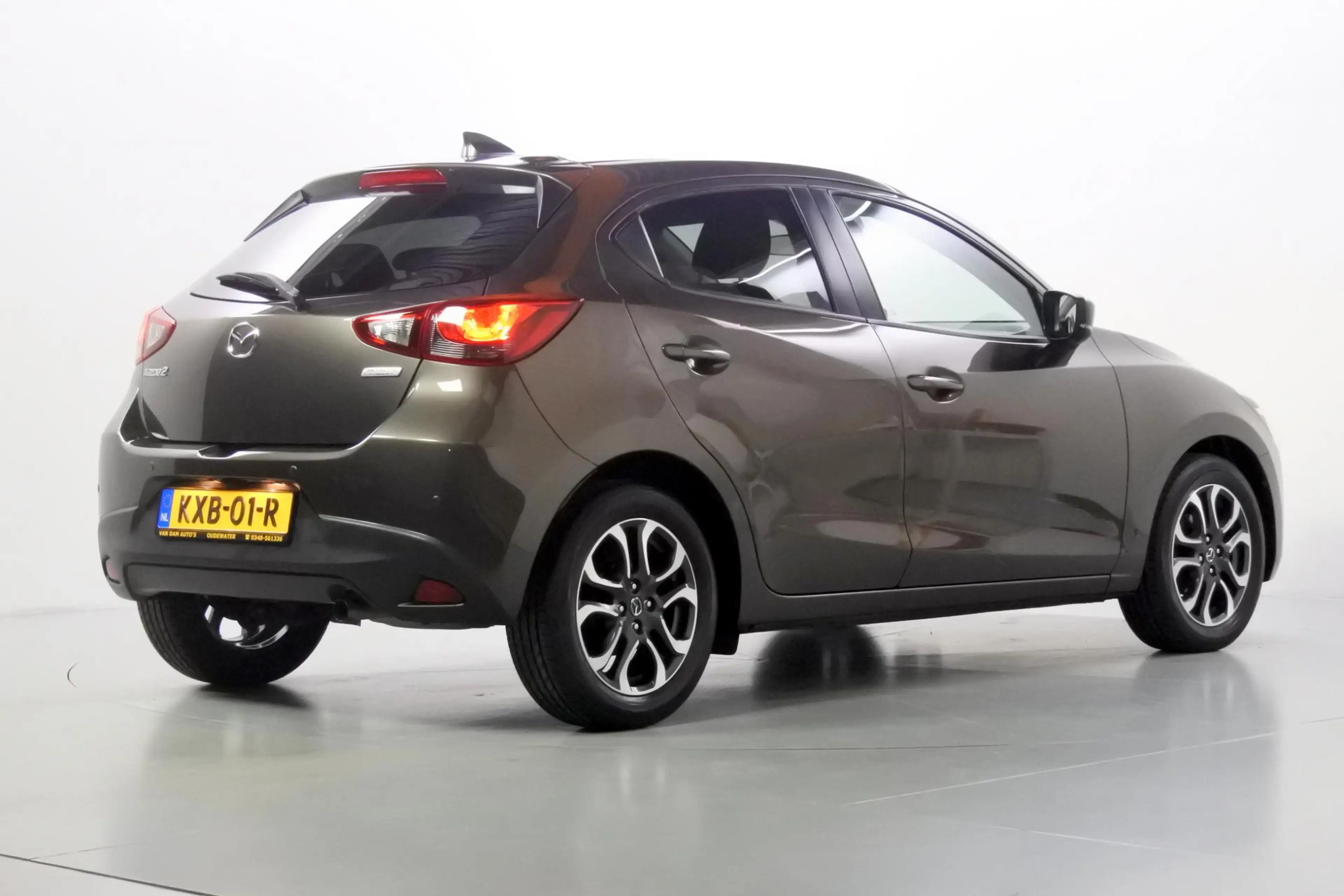 Mazda 2 1.5 90pk Attraction — photo 2
