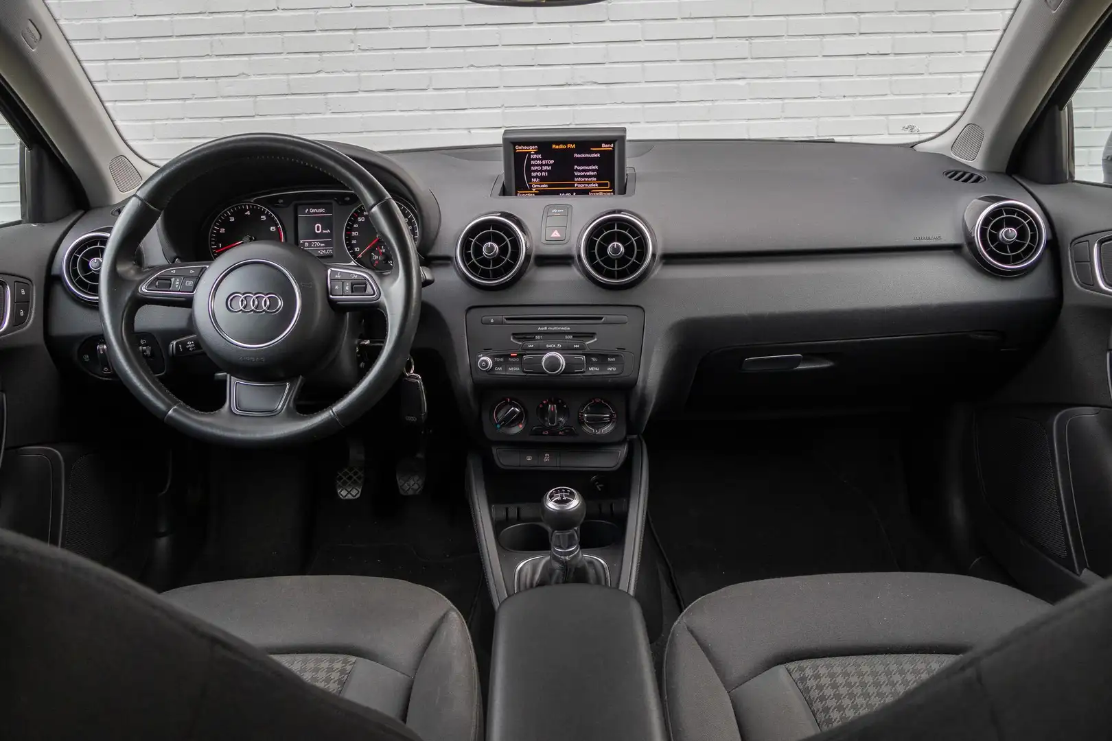 Audi A1 Sportback 1.2 TFSI Connect Чёрный - 2