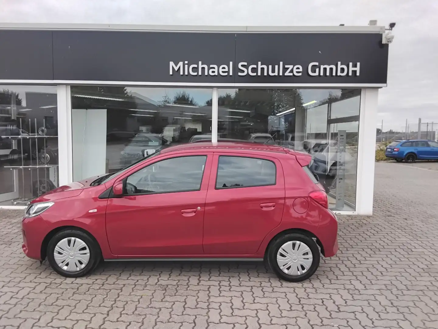 Mitsubishi Space Star BASIS 1.2 MIVEC 5-Gang Rouge - 1