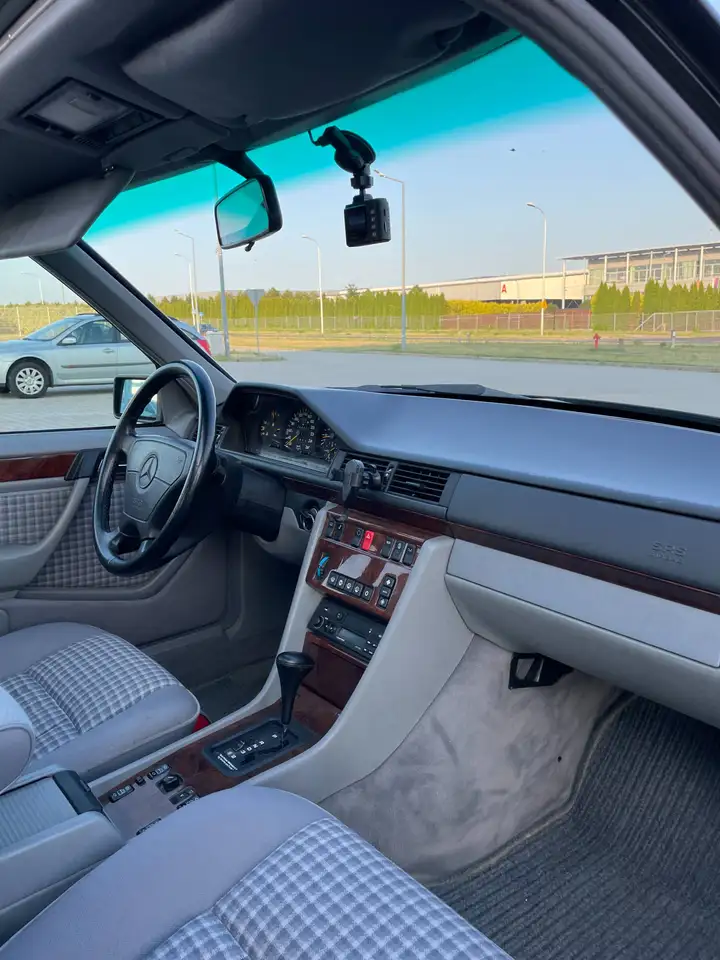 Mercedes-Benz E 320 W124, foto 12