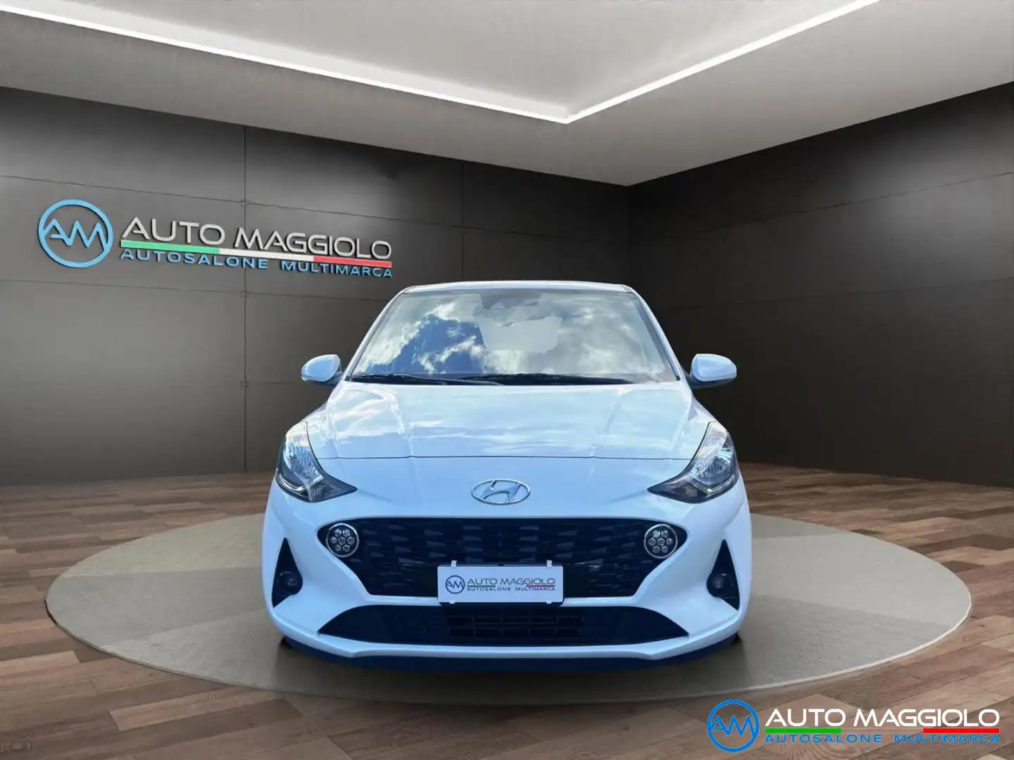 Hyundai i10 1.0 Benzina MPI Mod. Tech NEO PAT PREZZO REALE Blanco - 2