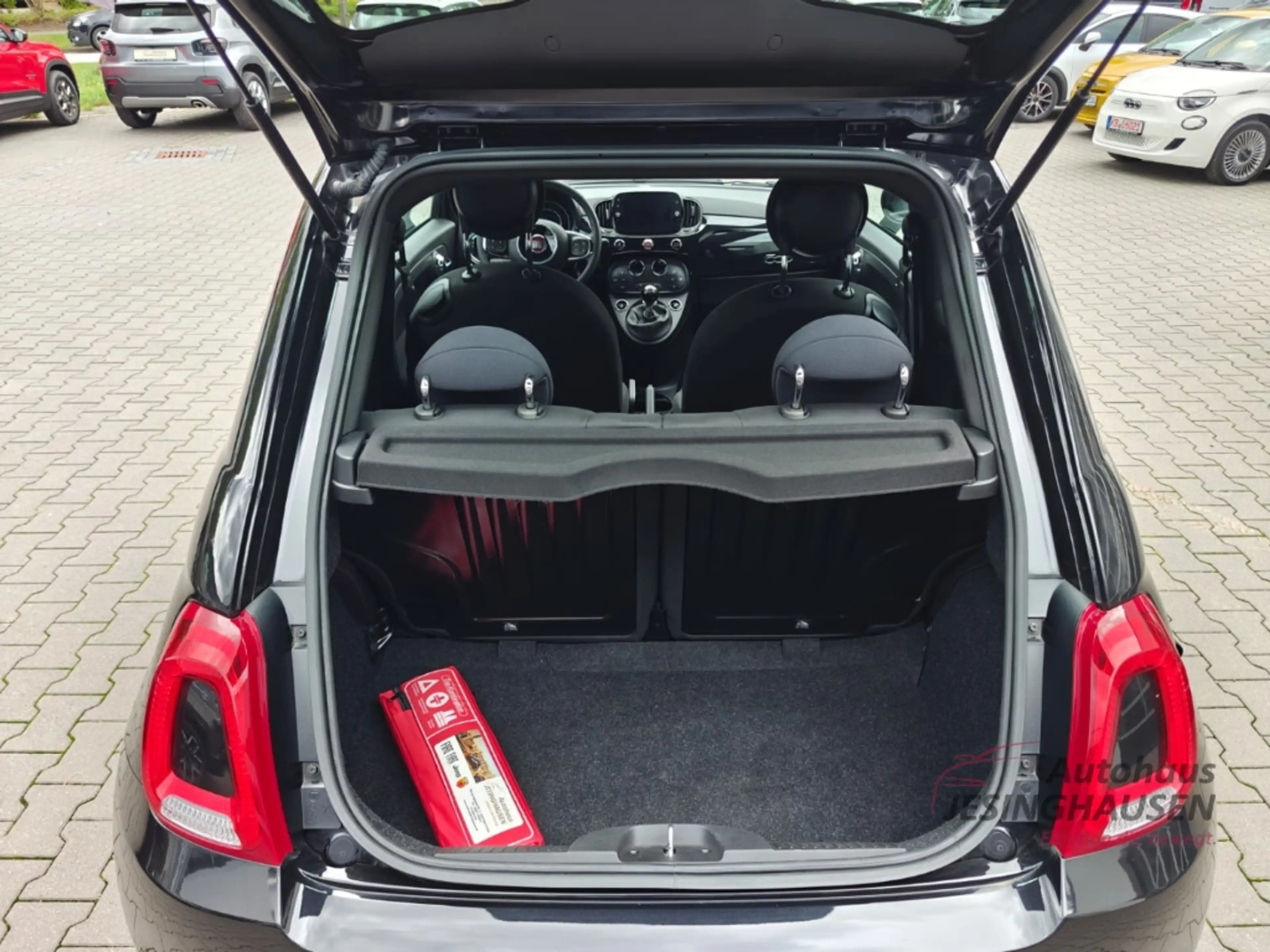 Fiat 500 Mild-Hybrid Hatchback CARPL NAVI PDC Klimaautom Pa — photo 8