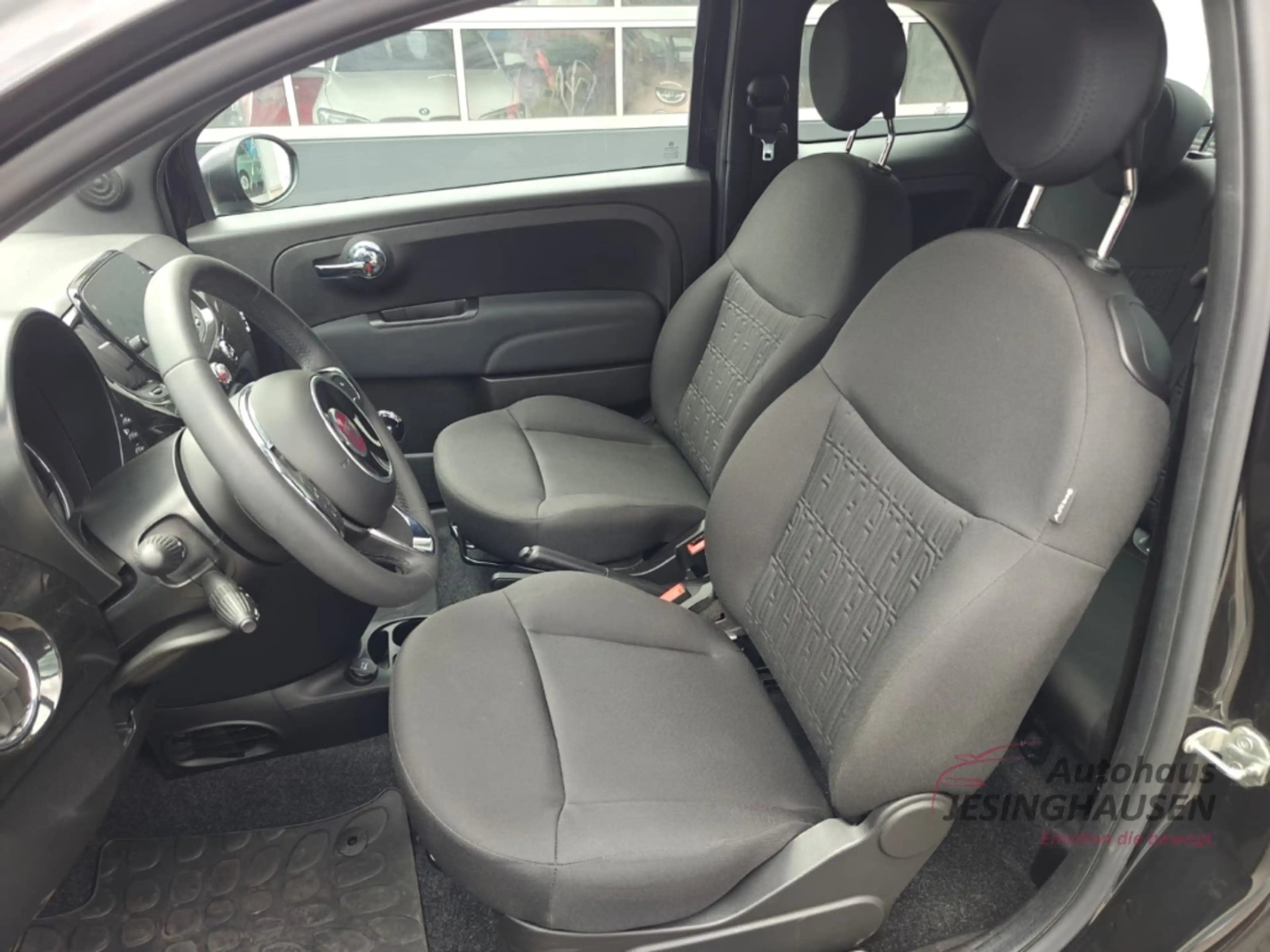 Fiat 500 Mild-Hybrid Hatchback CARPL NAVI PDC Klimaautom Pa — photo 14