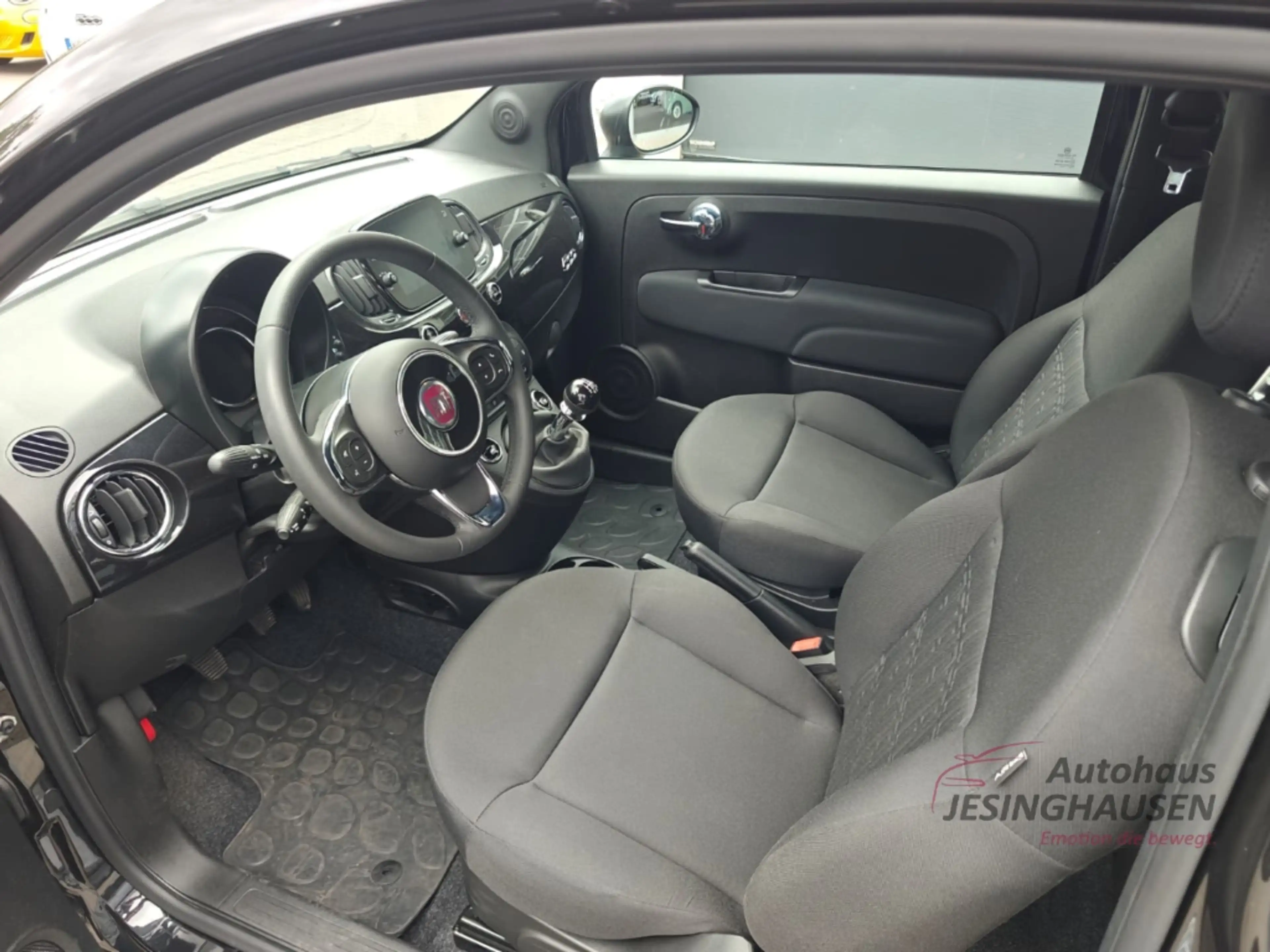 Fiat 500 Mild-Hybrid Hatchback CARPL NAVI PDC Klimaautom Pa — photo 13