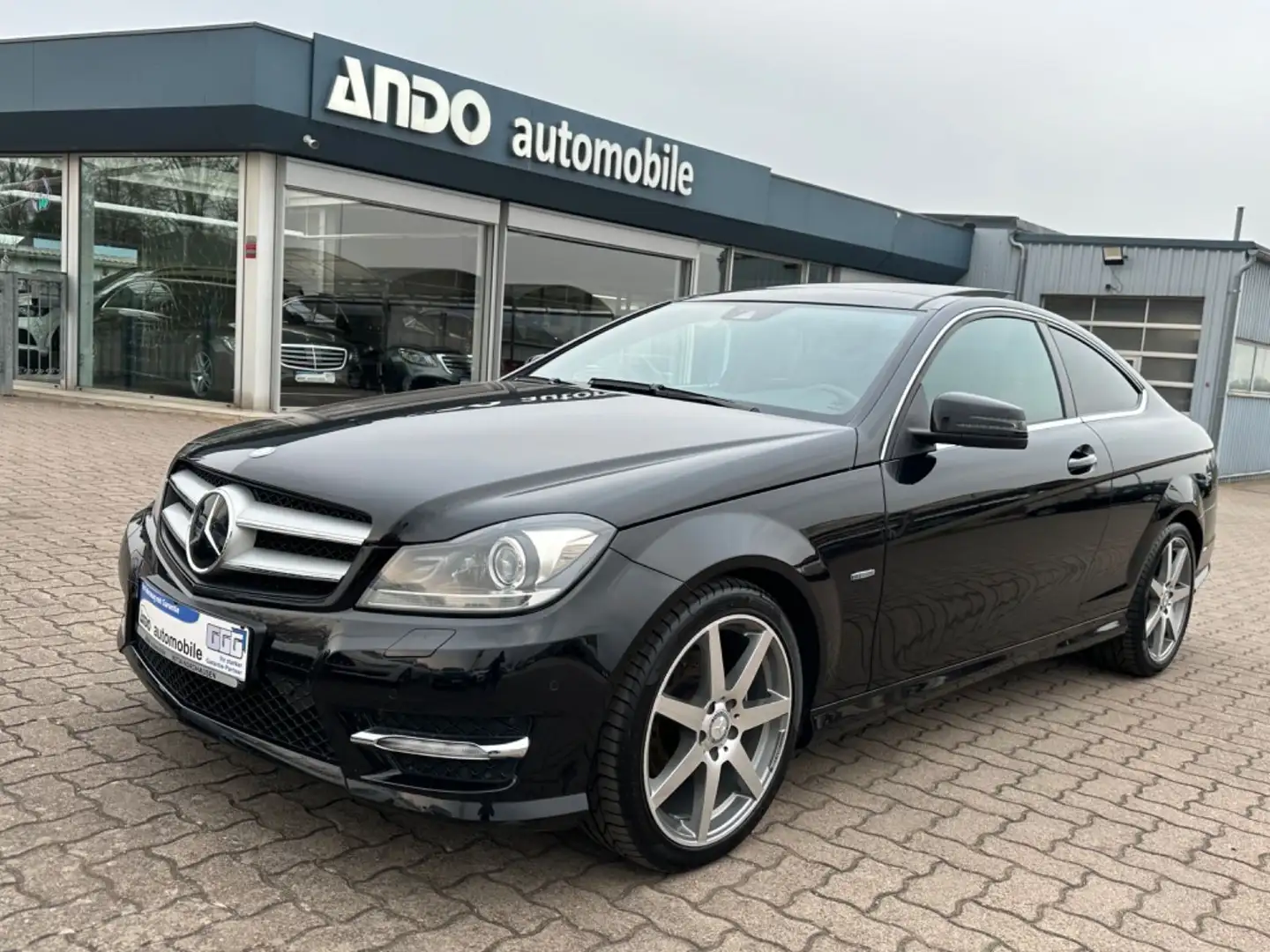 Mercedes-Benz C 250 CGI Coupe BlueEfficiency AMG-Line Edition 1 Schwarz - 1
