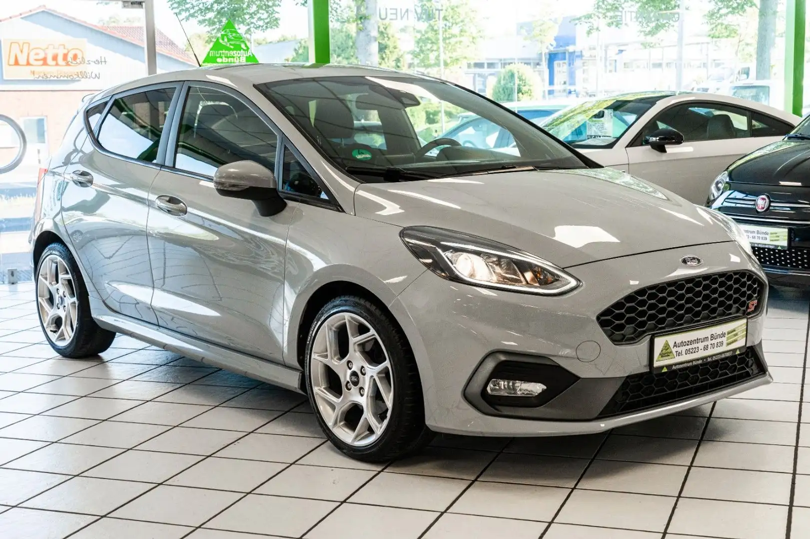 Ford Fiesta ST 1.5 Benzin EcoBoost 200 PS Navi Klima Grau - 2