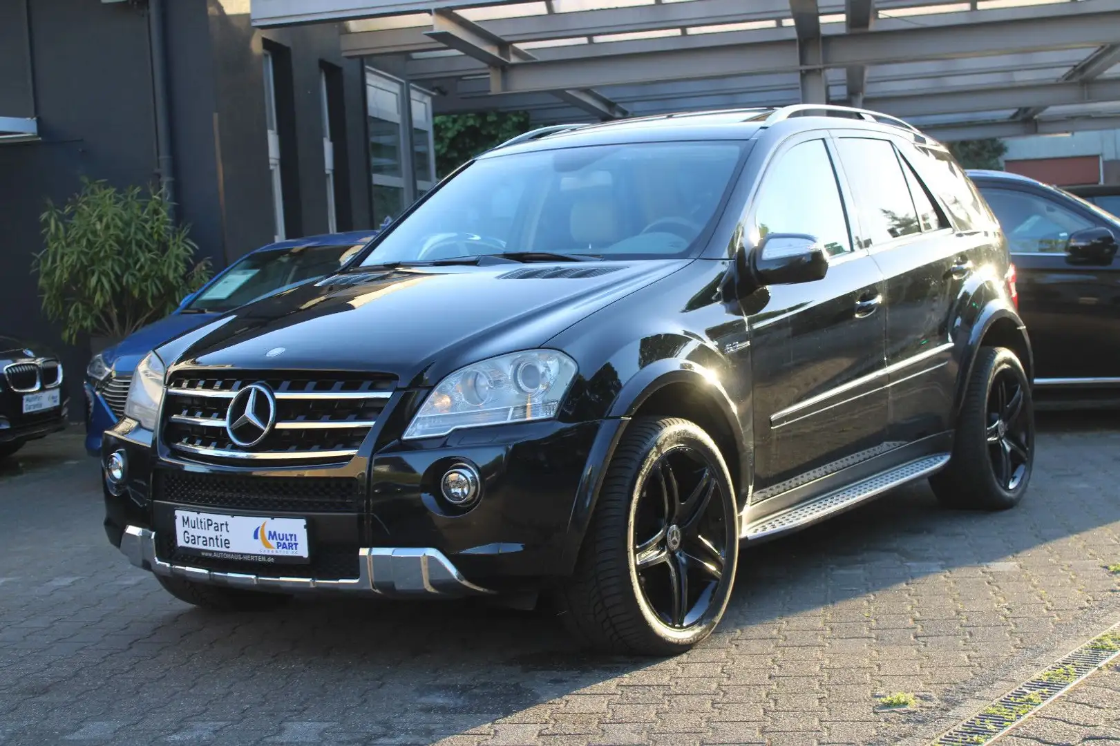 Mercedes-Benz ML 63 AMG *LEDER*NAVI*XENON*TOPZUSTAND! Negru - 1