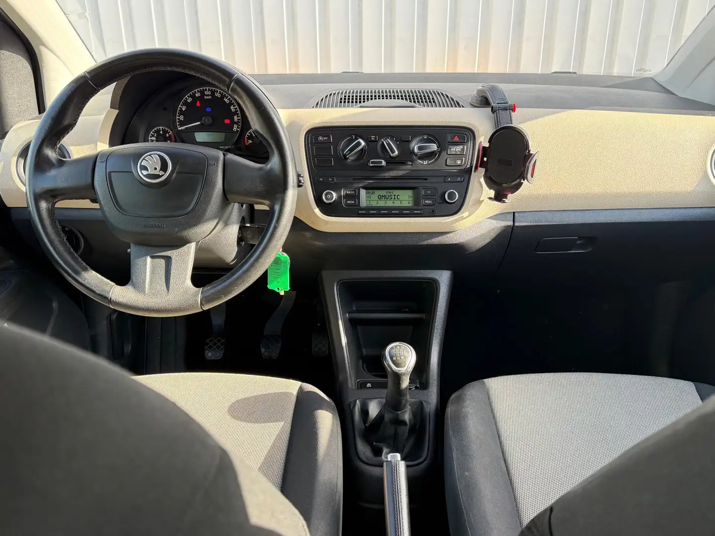 Skoda Citigo 1.0 Greentech Tour Airco,ElektrischeRamen,LMVelgen Schwarz - 2