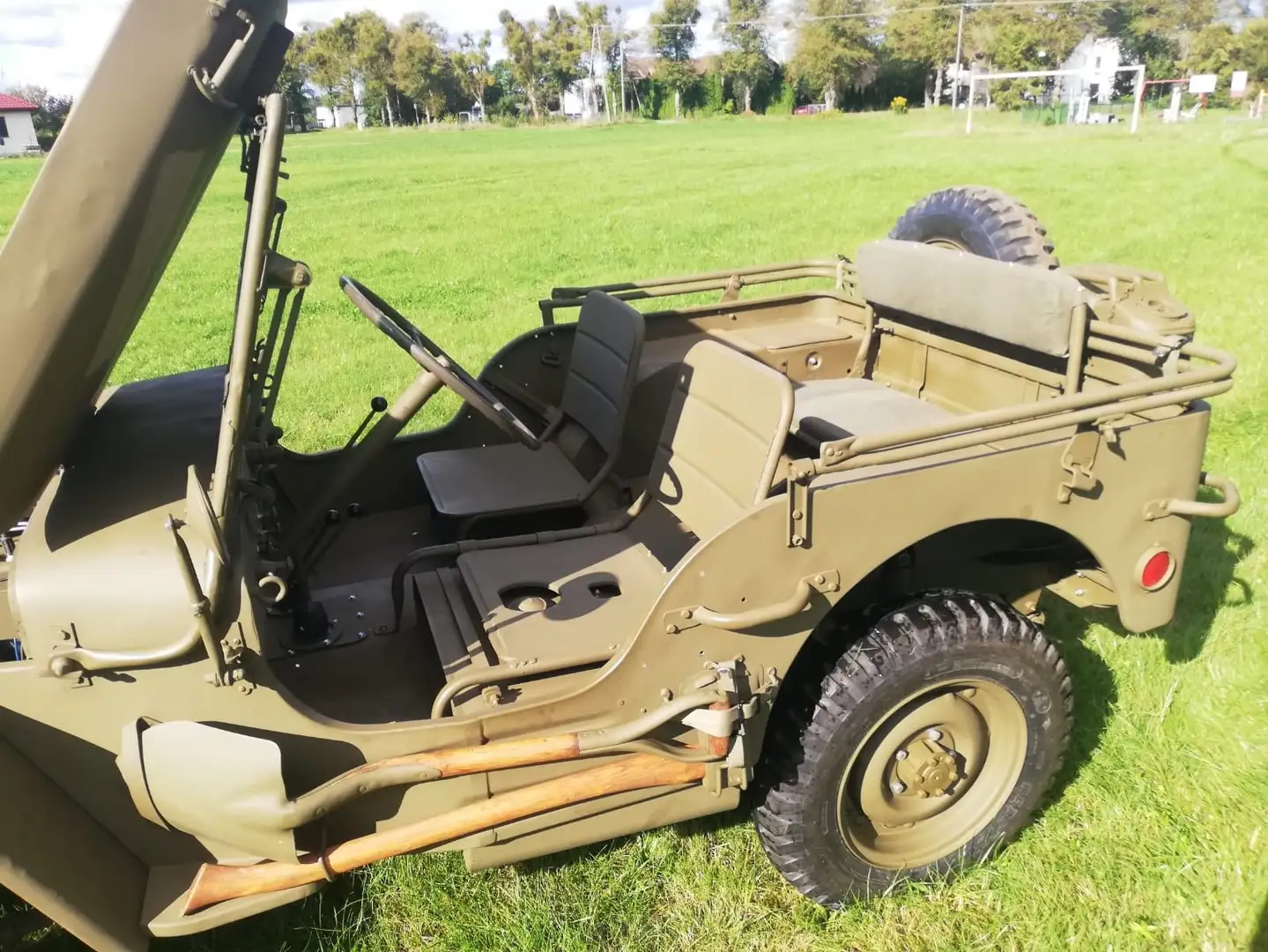 Jeep Willys MB Verde - 2