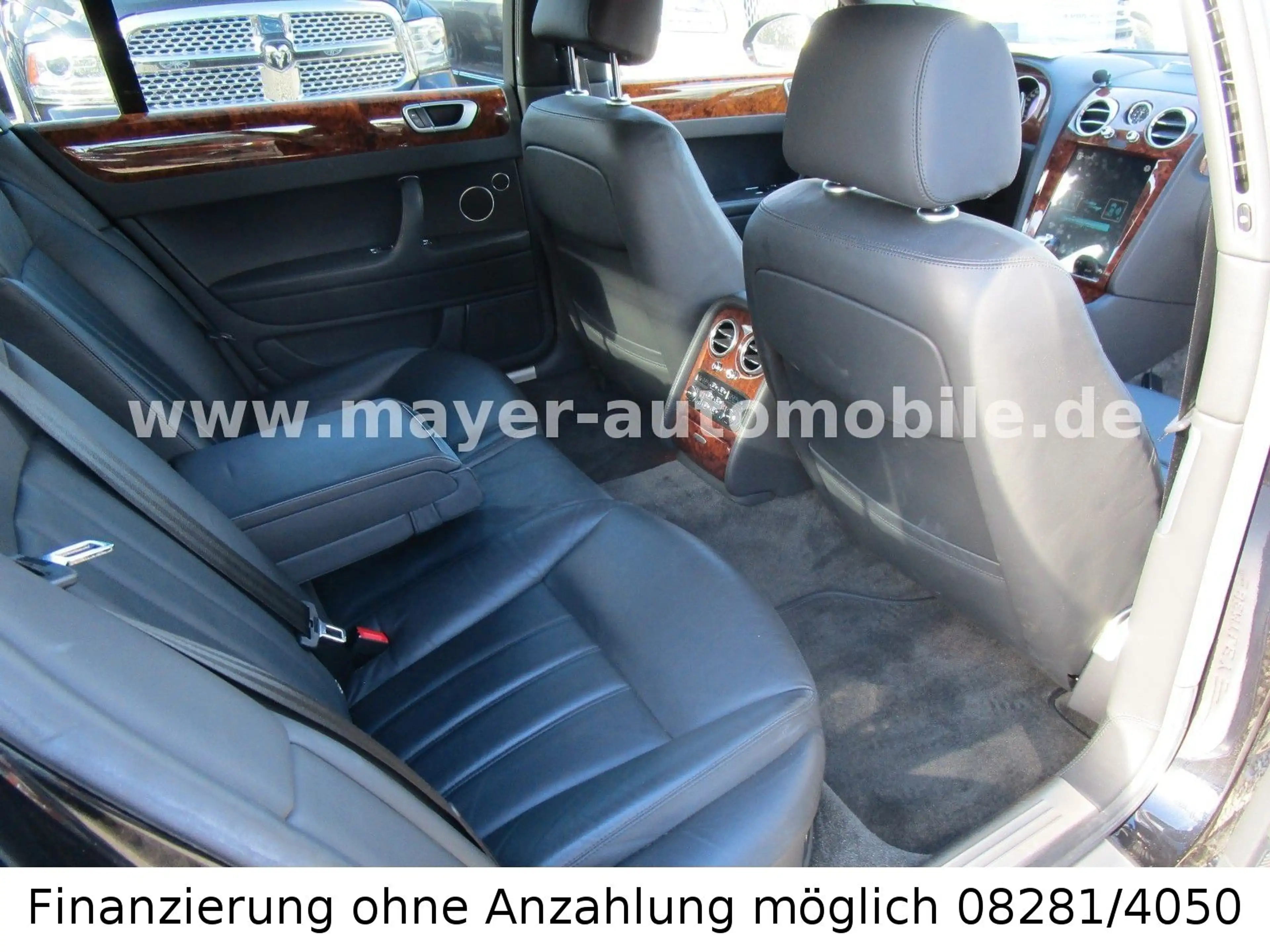 Bentley Flying Spur — photo 15