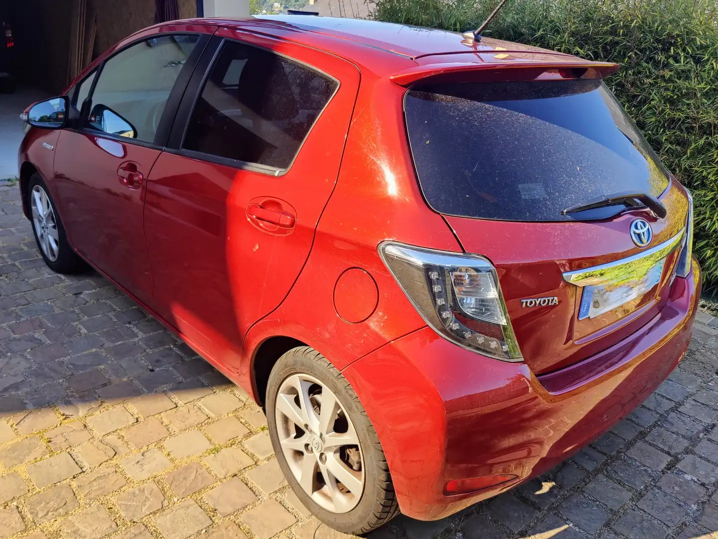 Toyota Yaris Yaris 100h Style Rouge - 2
