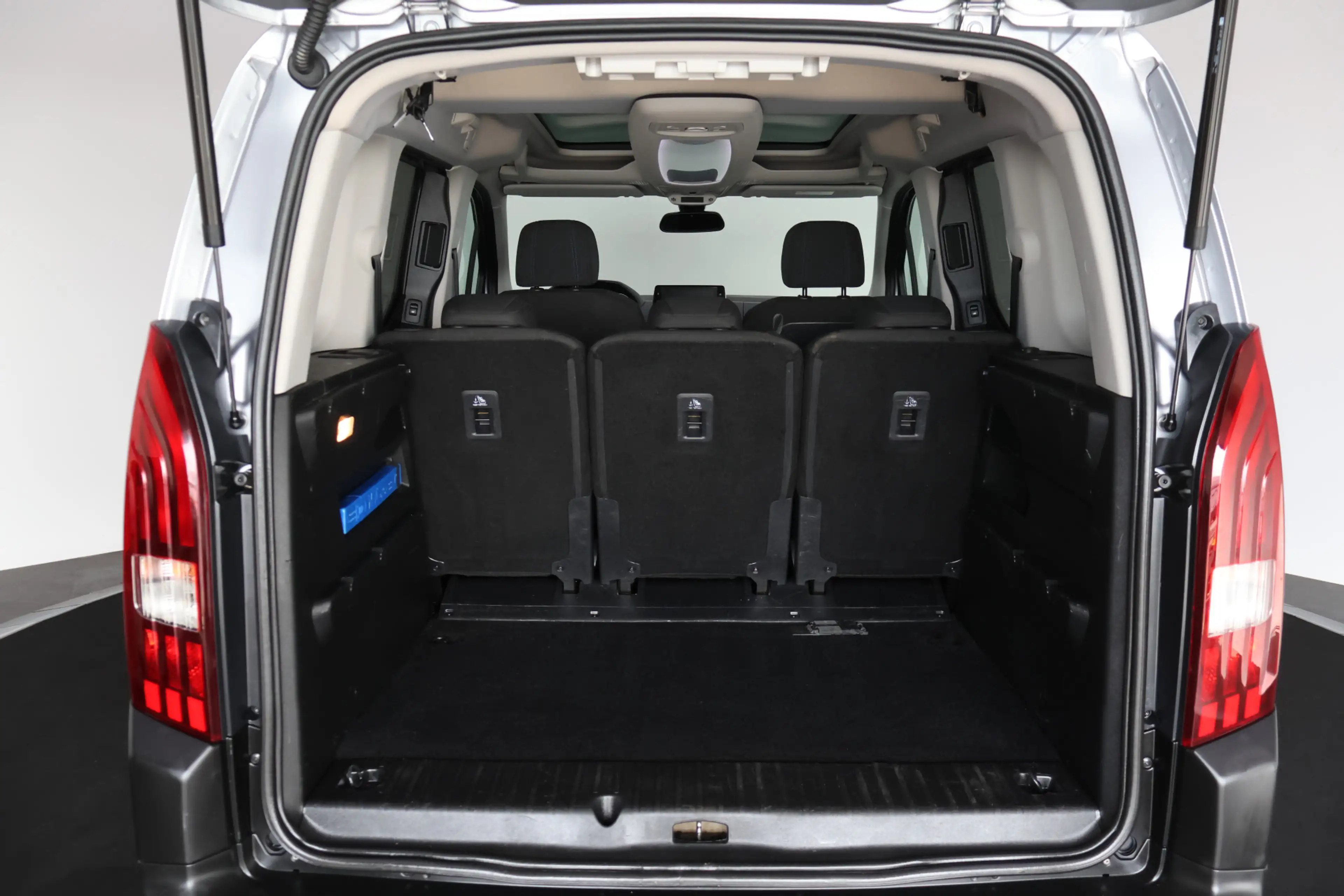 Peugeot Rifter 1.2T Aut. ALLURE PACK PANO | NAVI | 360 CAMERA | T — photo 7