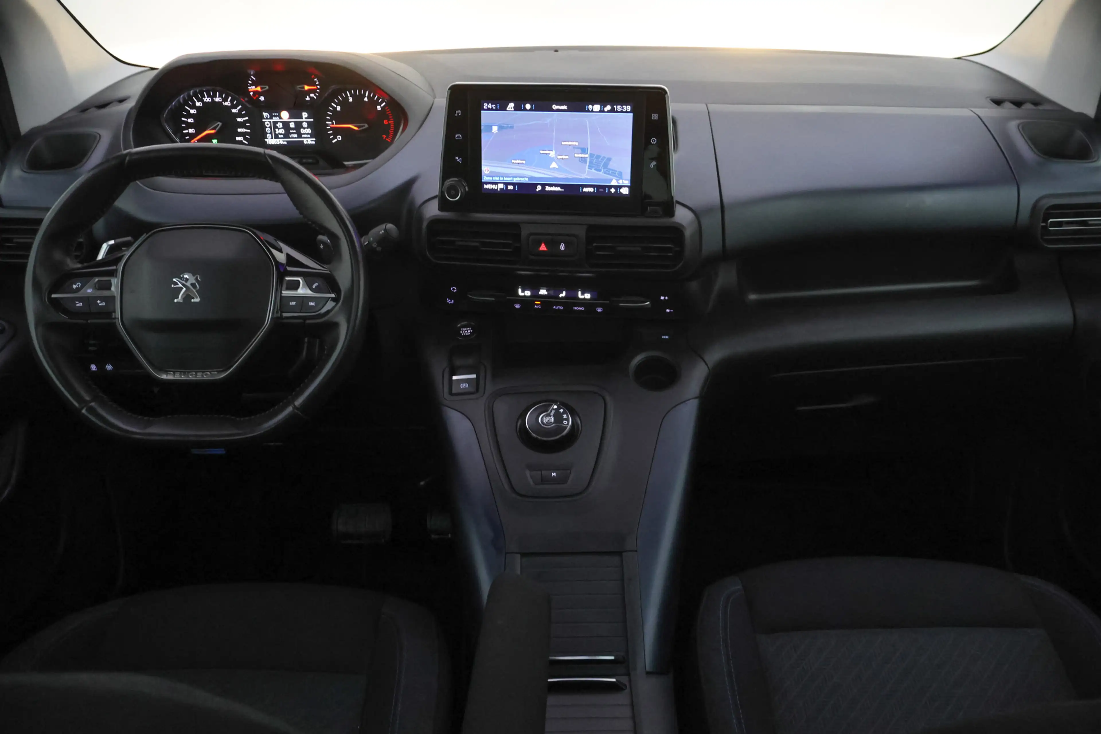 Peugeot Rifter 1.2T Aut. ALLURE PACK PANO | NAVI | 360 CAMERA | T — photo 17