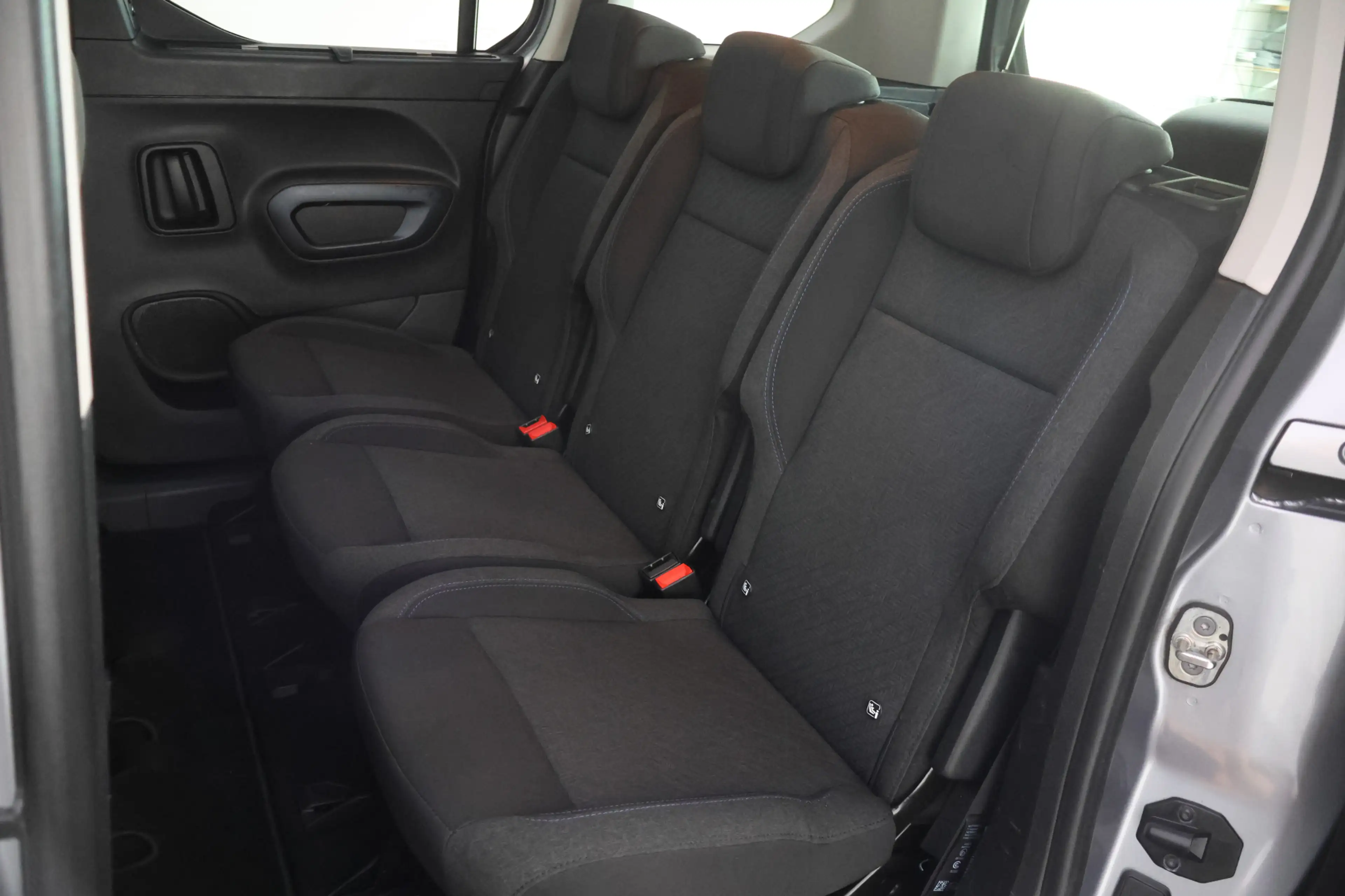 Peugeot Rifter 1.2T Aut. ALLURE PACK PANO | NAVI | 360 CAMERA | T — photo 11