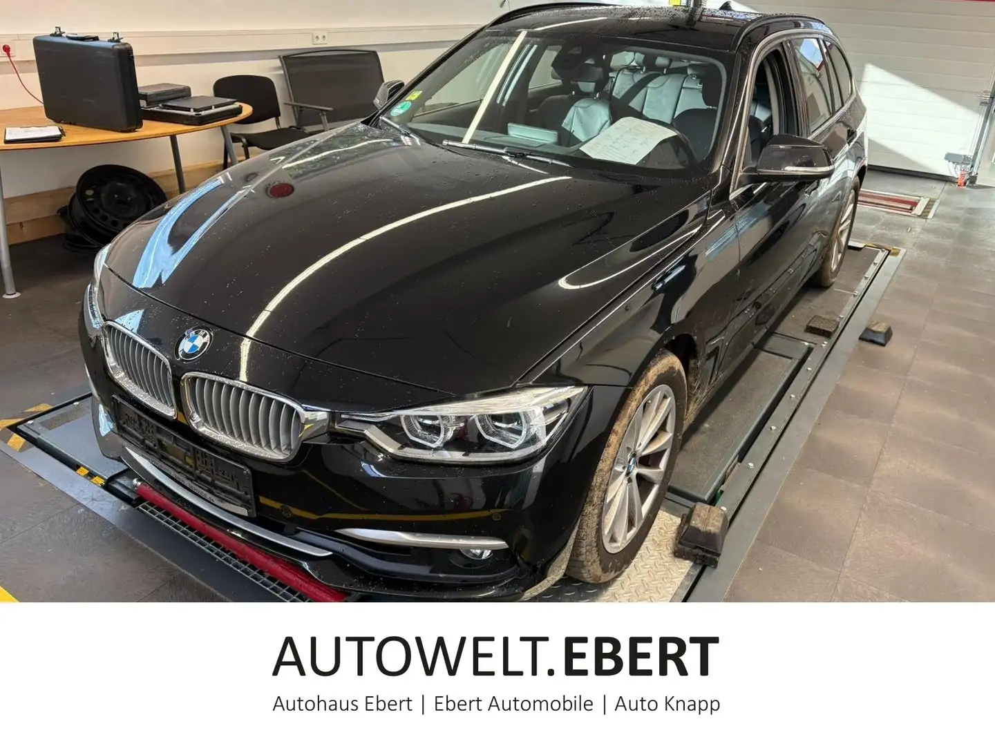 BMW 330 i xDrive Luxury Line/PANO-DACH/AHK/HUD/LED/ Negro - 1