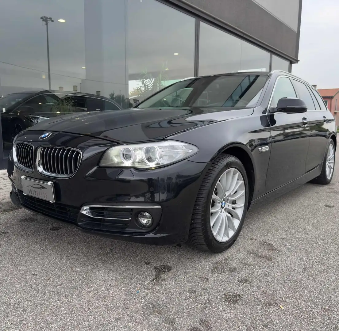 BMW 530 d xDrive 249CV Touring Luxury Nero - 1