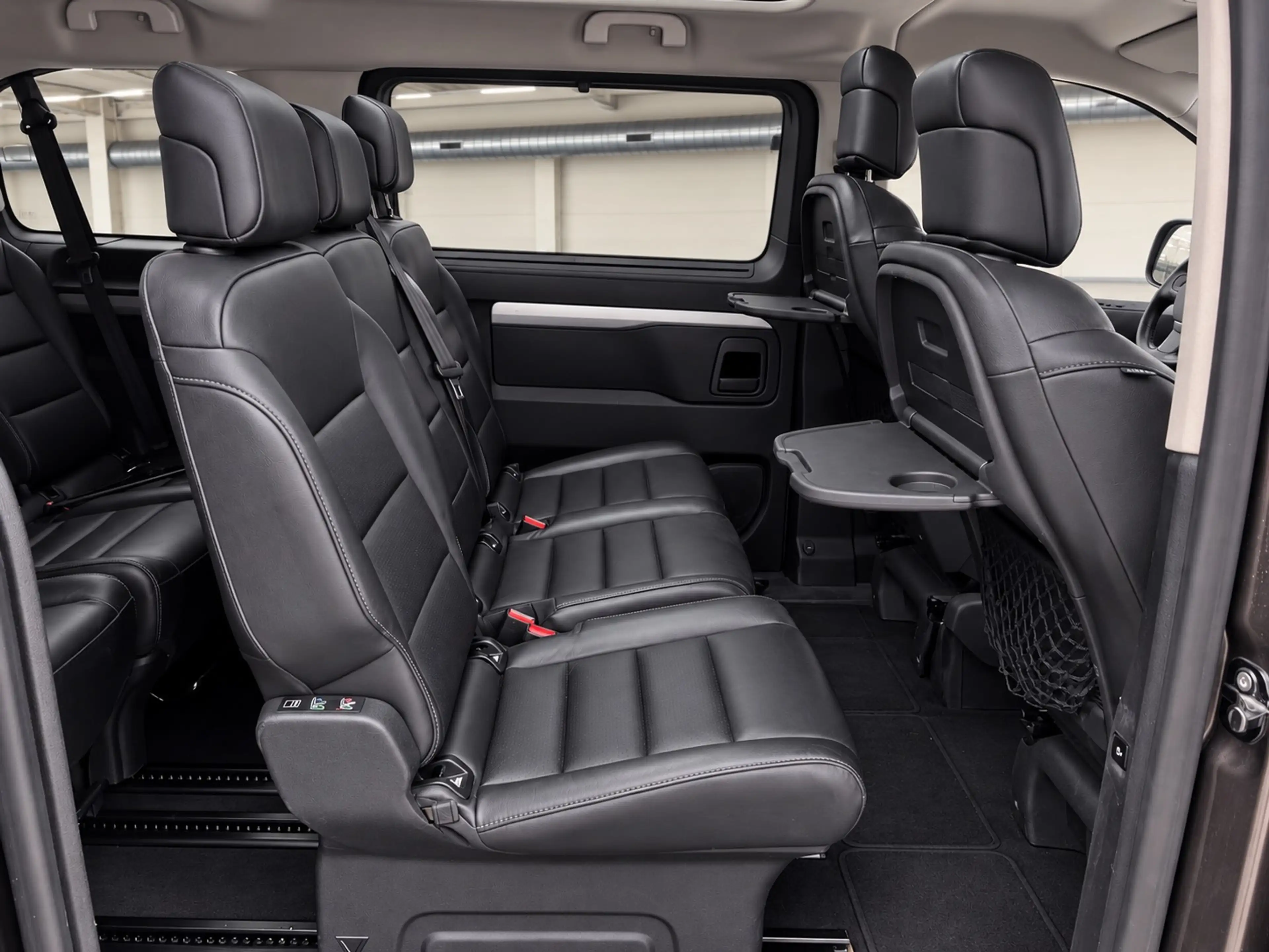 Peugeot Traveller Traveller 2.0 BlueHDi L2 Std Business VIP S — photo 14