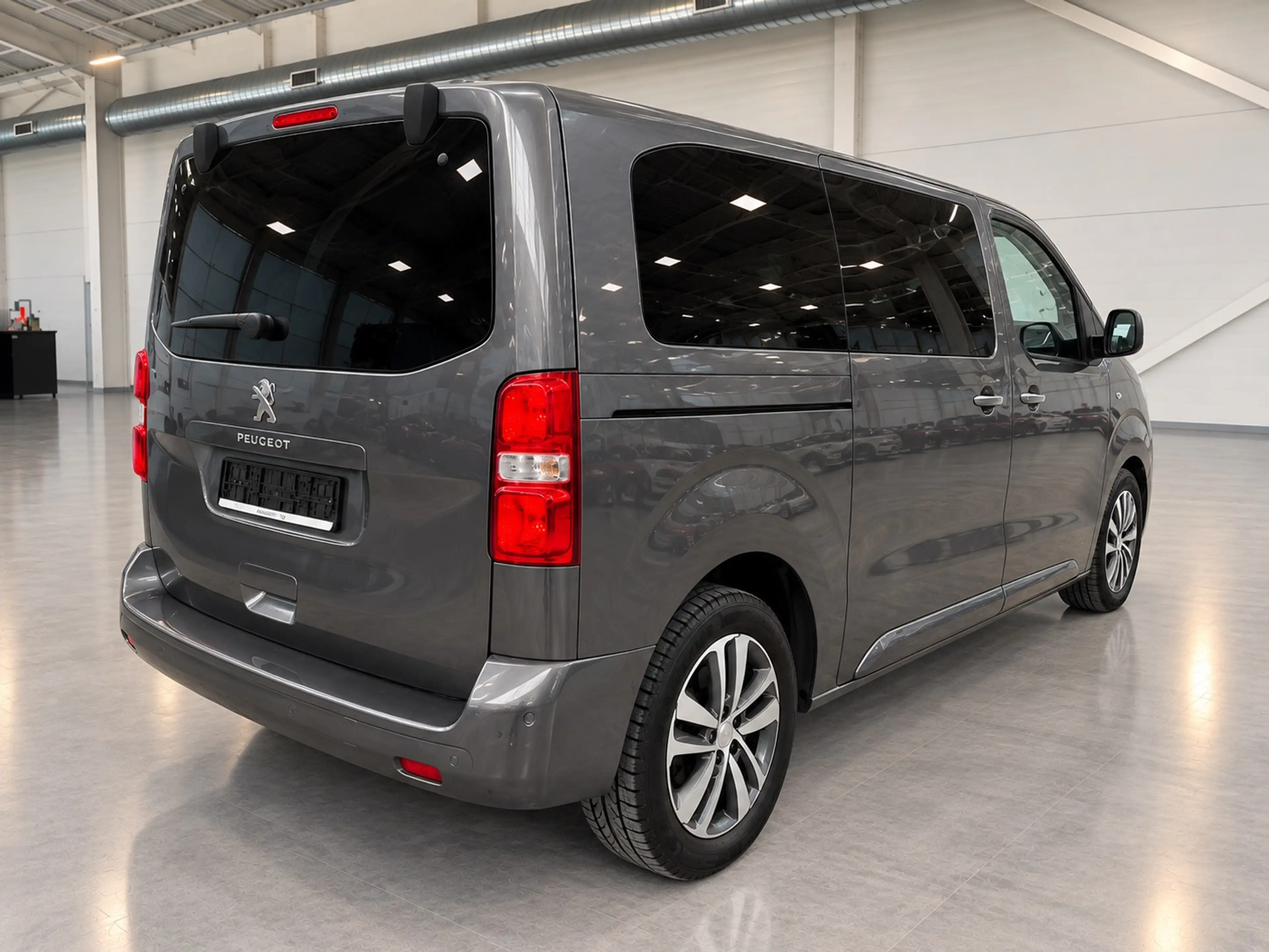 Peugeot Traveller Traveller 2.0 BlueHDi L2 Std Business VIP S — photo 5