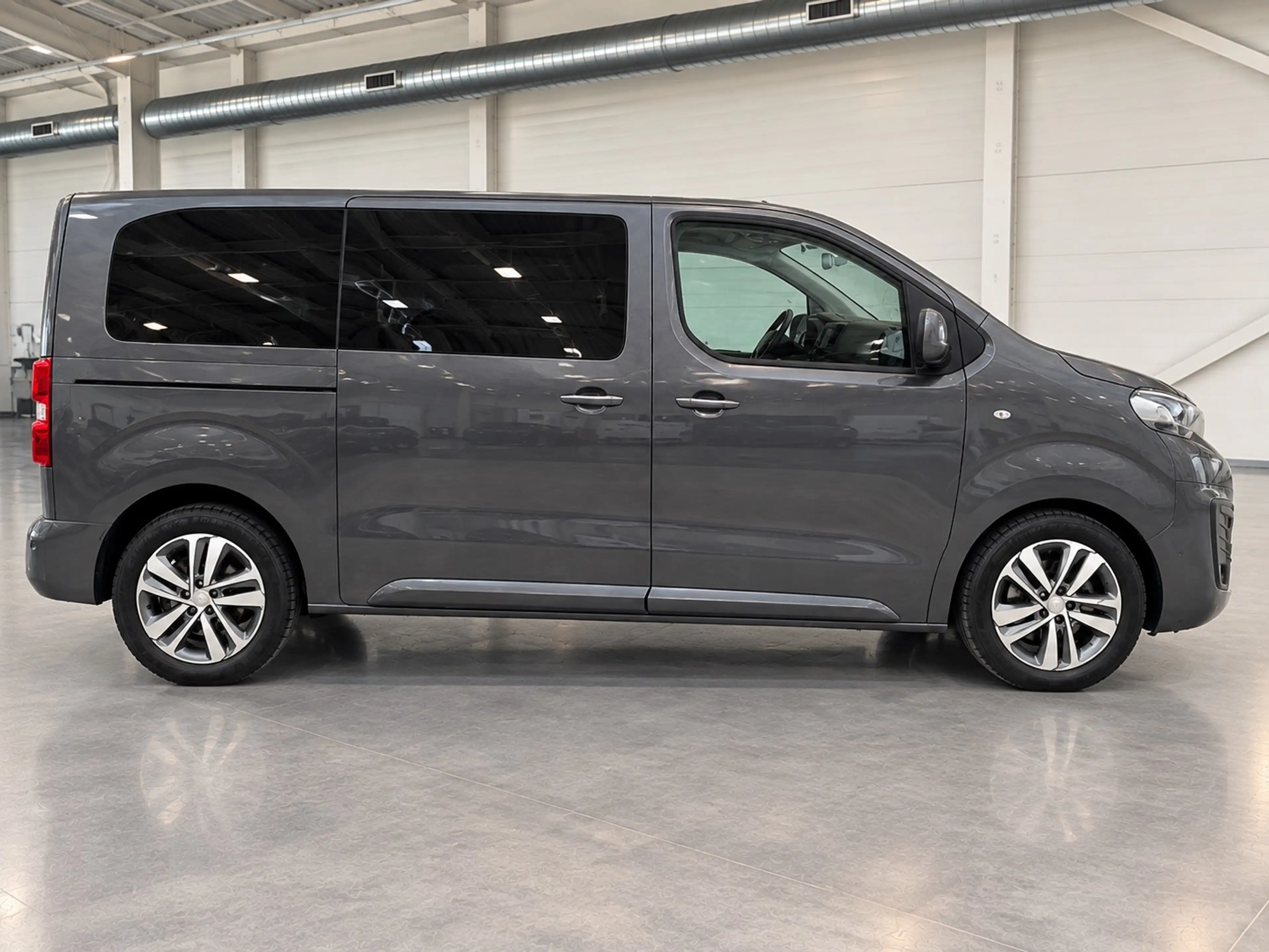 Peugeot Traveller Traveller 2.0 BlueHDi L2 Std Business VIP S — photo 3