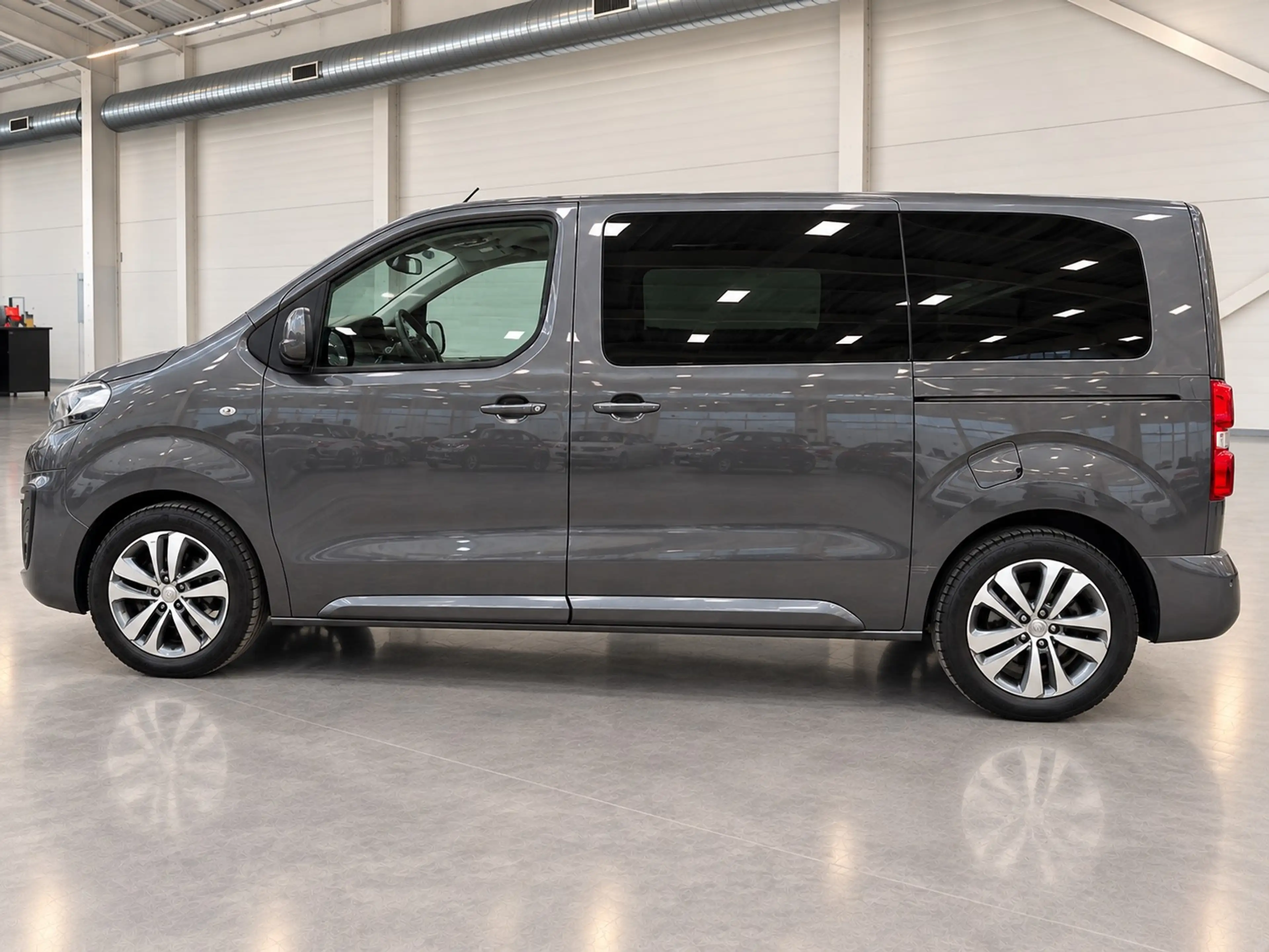 Peugeot Traveller Traveller 2.0 BlueHDi L2 Std Business VIP S — photo 7