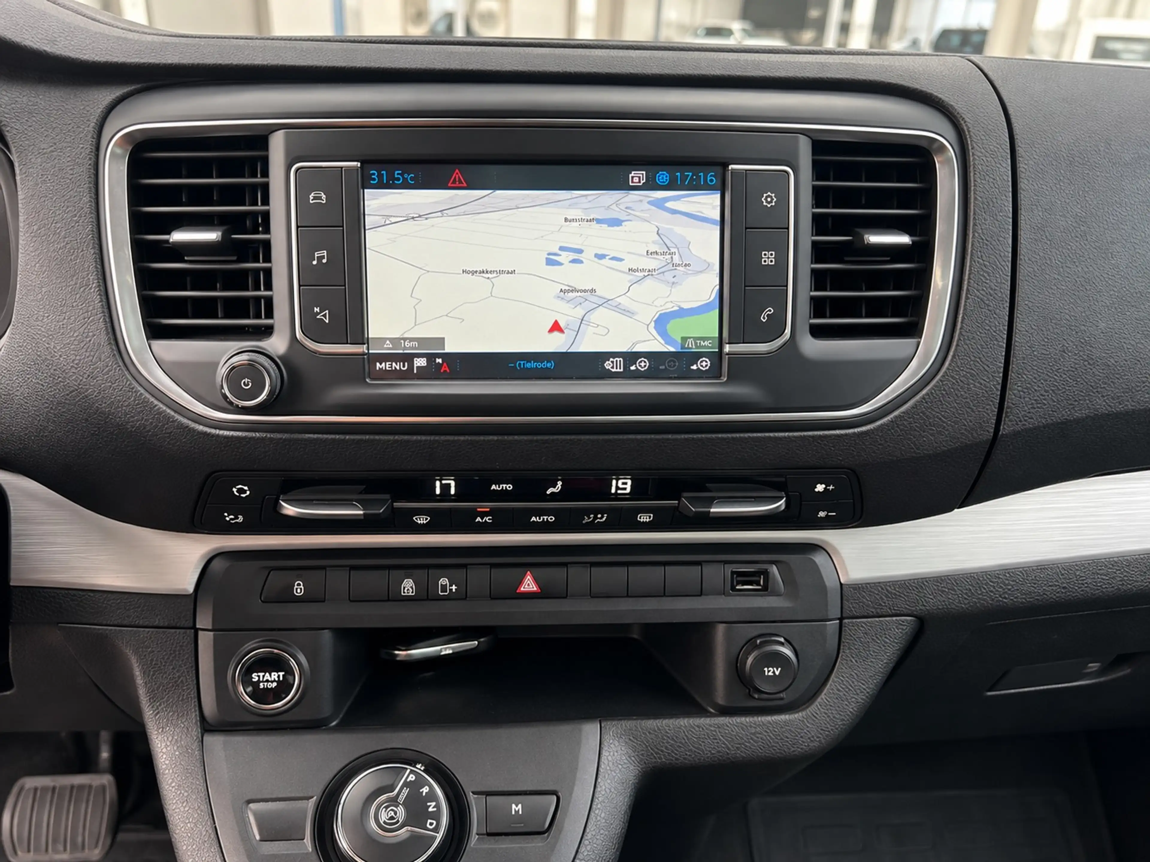 Peugeot Traveller Traveller 2.0 BlueHDi L2 Std Business VIP S — photo 8