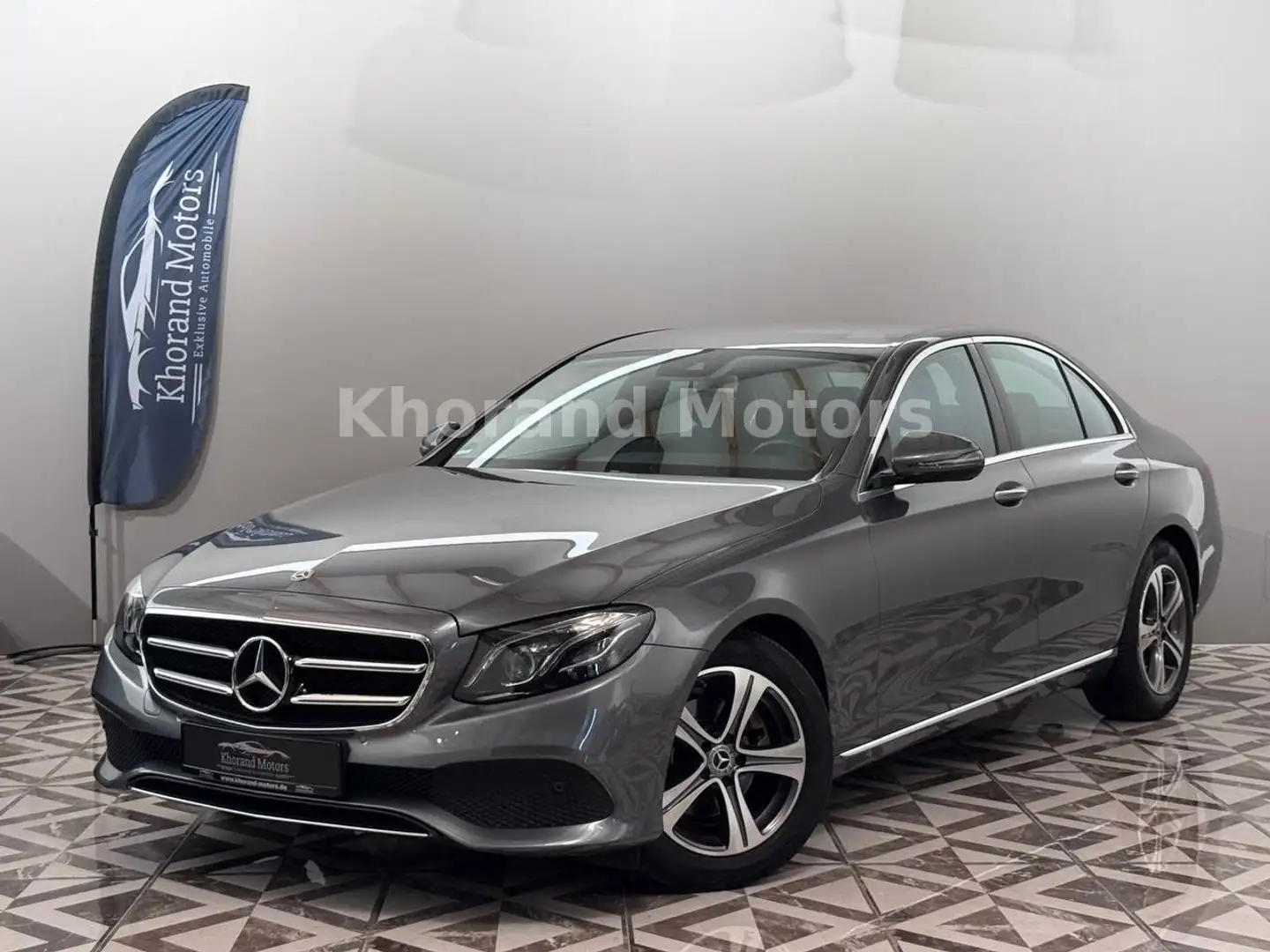 Mercedes-Benz E 220 E -Klasse Lim. E 220 d Grau - 1