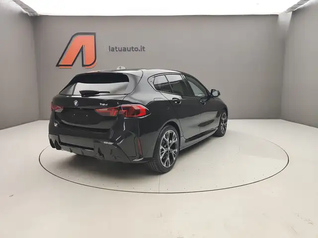 BMW 1 Series view 7