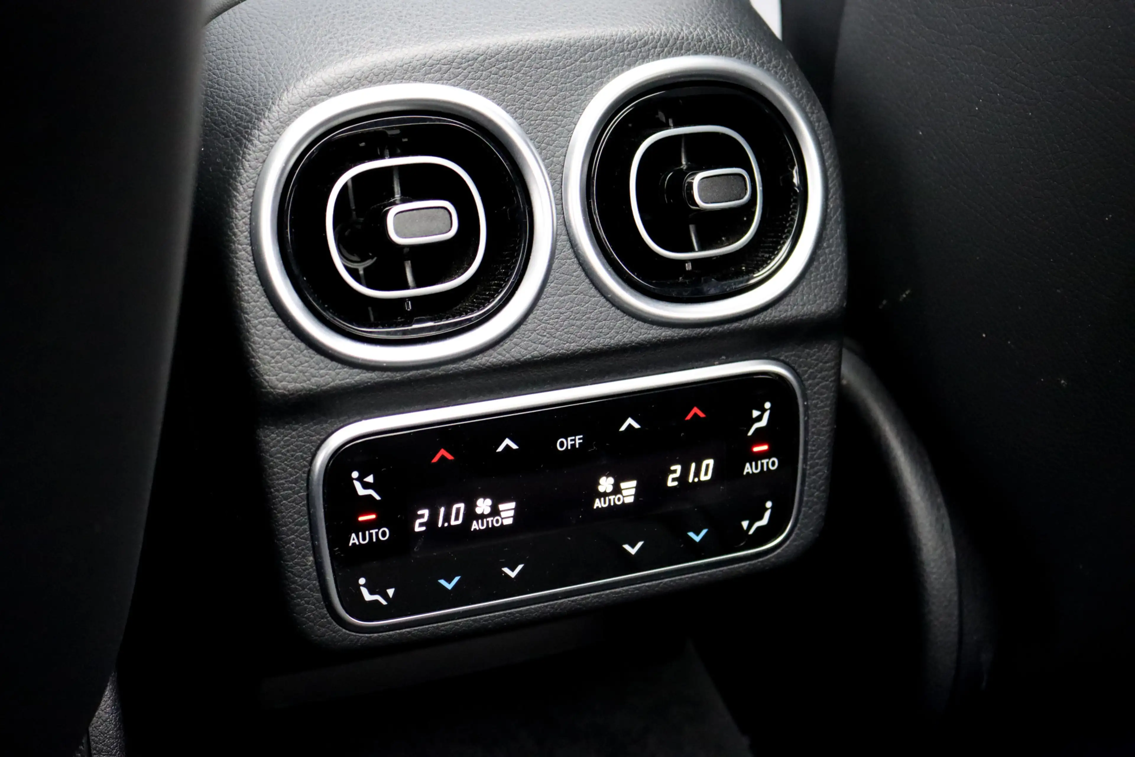 Mercedes-Benz C 400 e 4MATIC AMG Line | Distronic+ | Panoramadak | Nap — photo 33