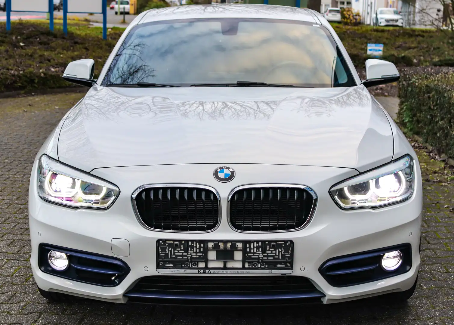 BMW 120 120d xDrive AUTOMATIK*LEDER*LED*NAVI*TEMPO*SHZ*AHK Weiß - 2