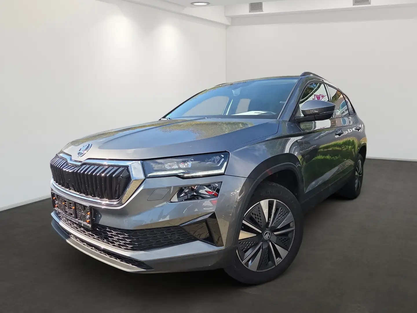 Skoda Karoq DRIVE1.5TSI DSG AHK+KAMERA+ACC+KEYLESS+LED+NAVI-AP Grau - 2