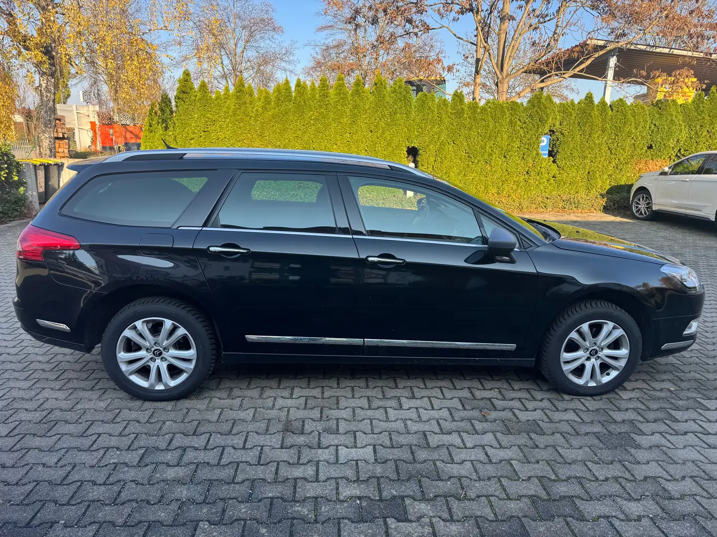 Citroen C5 C5 Tourer Diesel Tourer HDi 140 FAP Exclusive Schwarz - 2