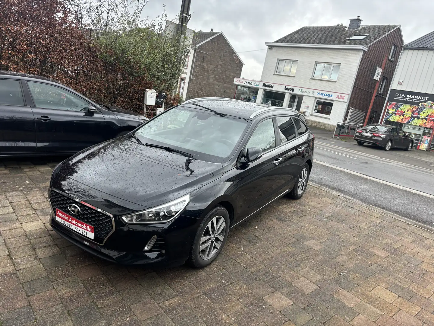 Hyundai i30 1.6D*GPS*CAMERA*CARNET*EURO6B*GARANTIE 12MOIS* Noir - 1