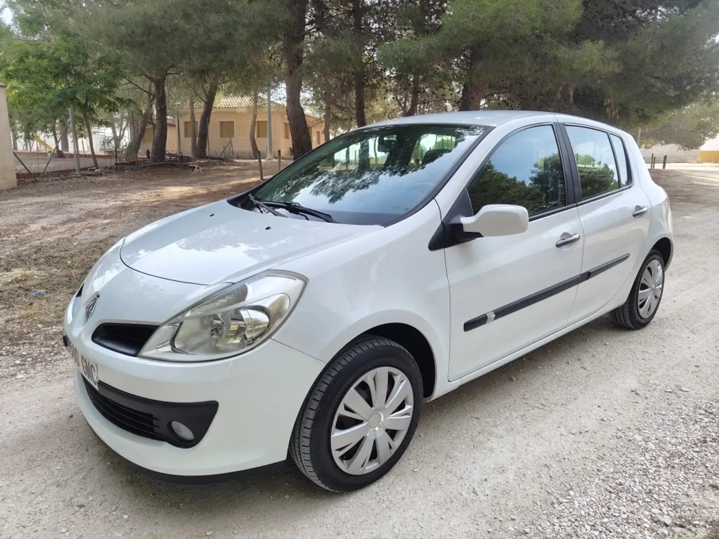Renault Clio 1.2 Business eco2 Bioet. Blanco - 1